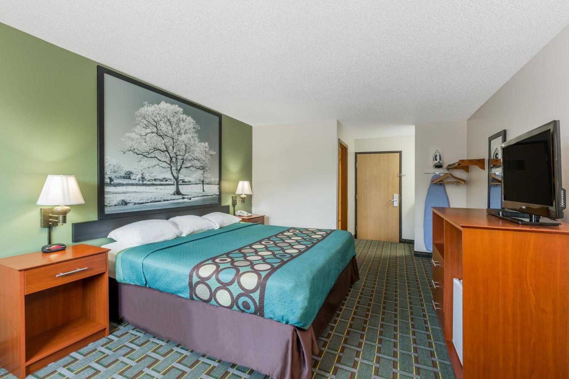 Super 8 by Wyndham Osceola IA photo 29