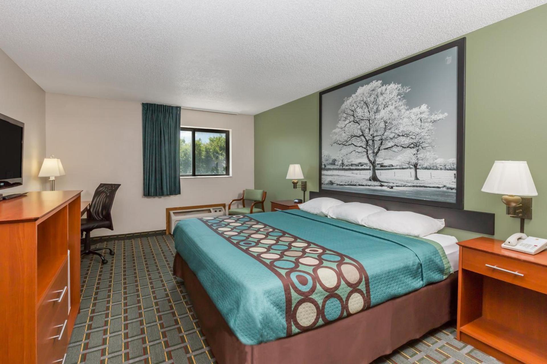 Super 8 by Wyndham Osceola IA photo 28