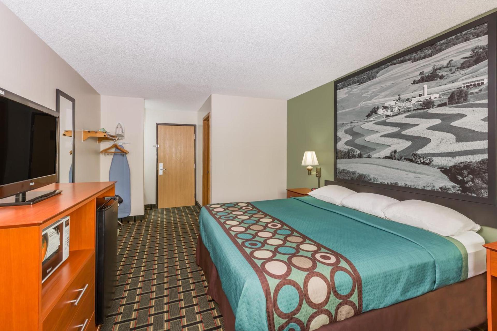 Super 8 by Wyndham Osceola IA photo 26