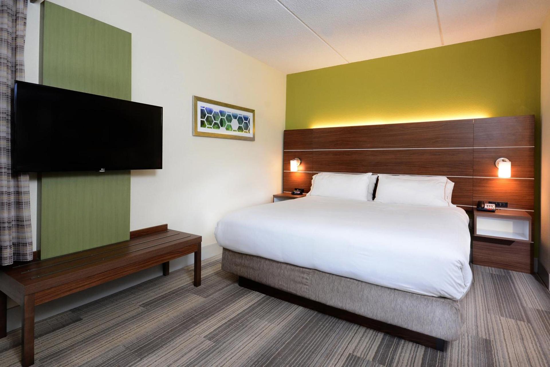 Holiday Inn Express & Suites Raleigh Durham Airport at RTP by IHG photo 8