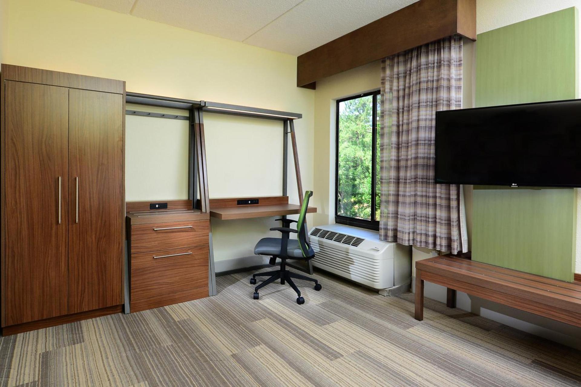 Holiday Inn Express & Suites Raleigh Durham Airport at RTP by IHG photo 5