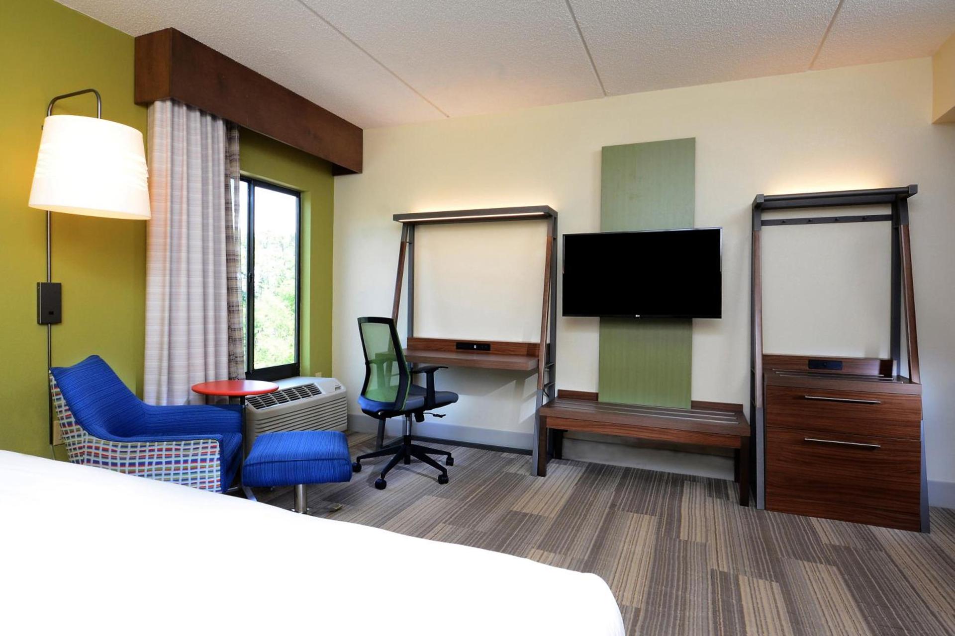 Holiday Inn Express & Suites Raleigh Durham Airport at RTP by IHG photo 11