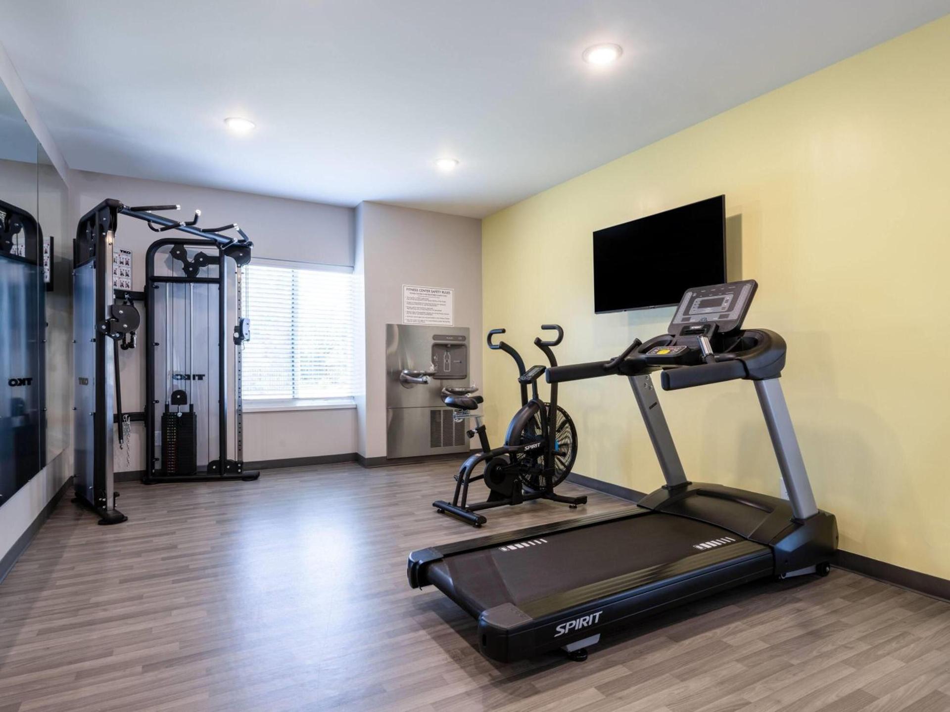 ECHO Suites Extended Stay by Wyndham Springfield Airport PLZ photo 30