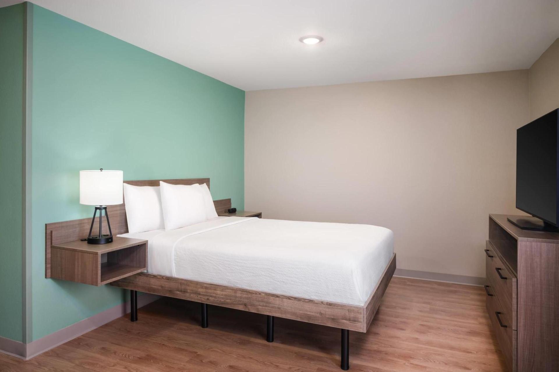 ECHO Suites Extended Stay by Wyndham Springfield Airport PLZ photo 27
