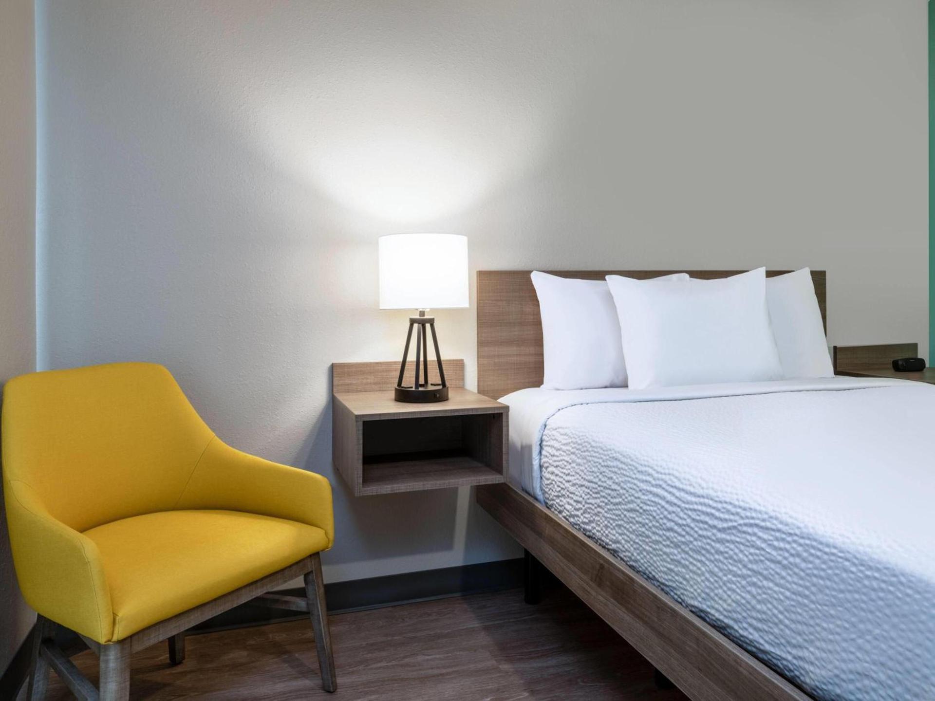 ECHO Suites Extended Stay by Wyndham Springfield Airport PLZ photo 20