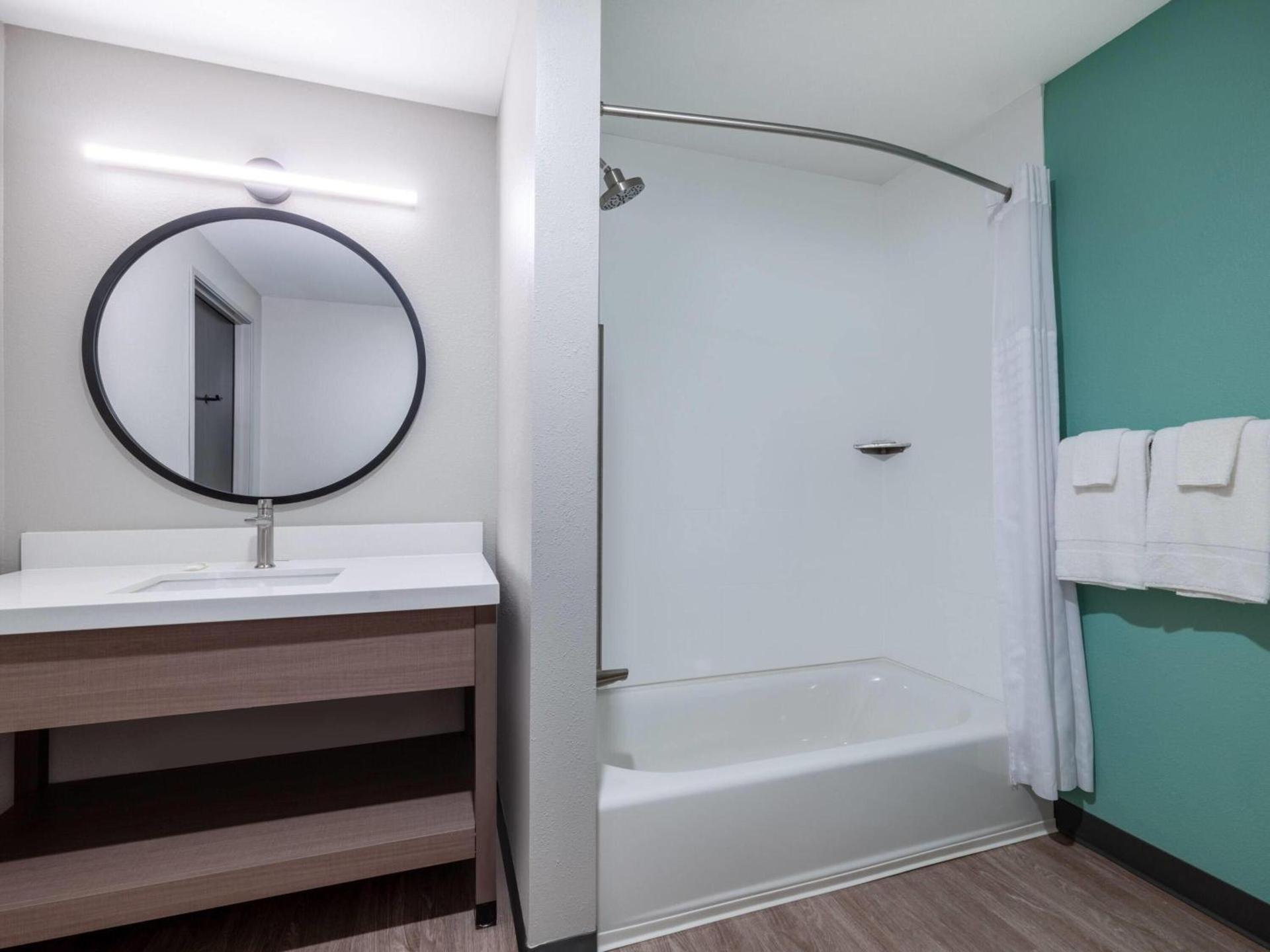 ECHO Suites Extended Stay by Wyndham Springfield Airport PLZ photo 15