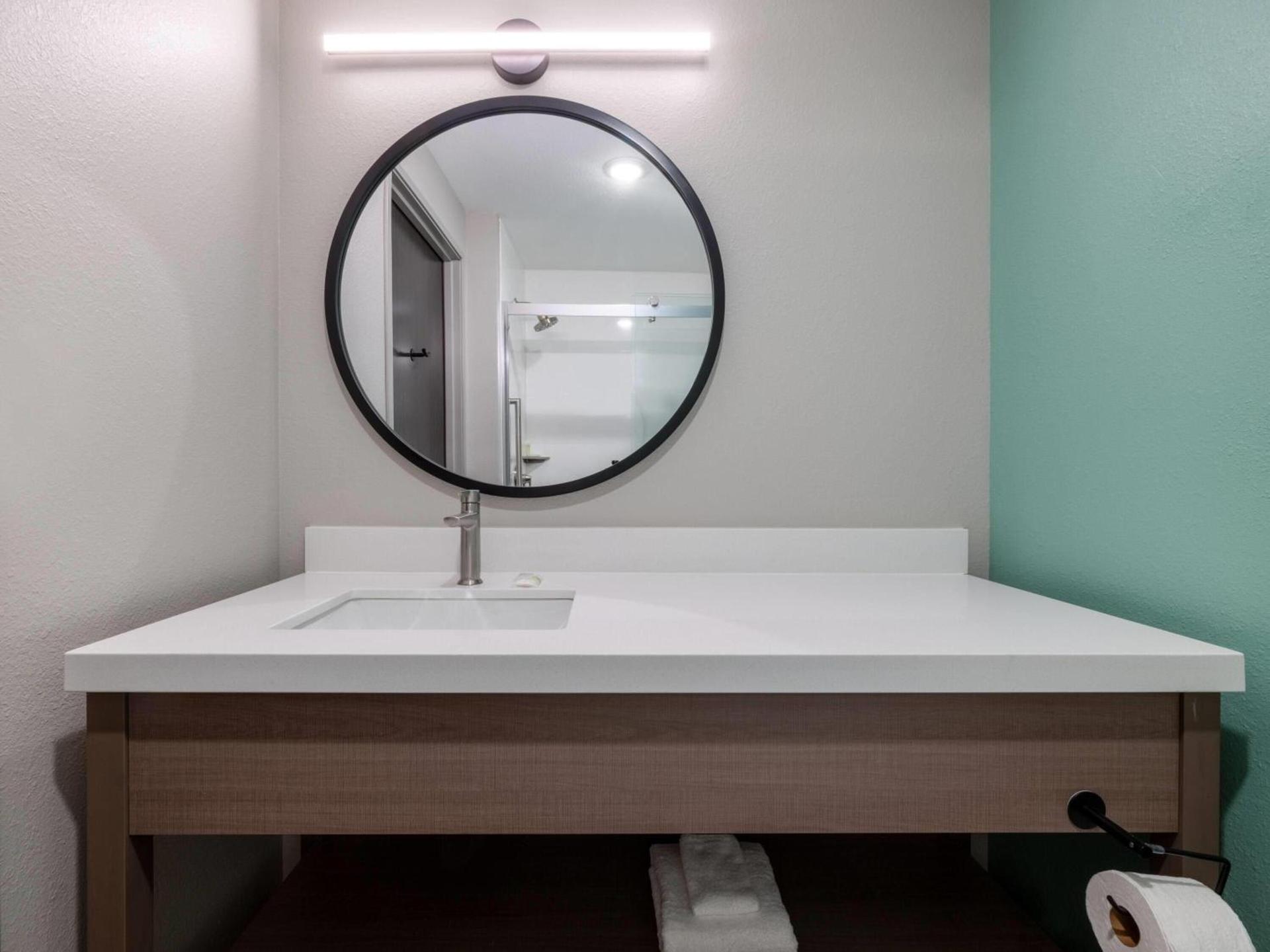 ECHO Suites Extended Stay by Wyndham Springfield Airport PLZ photo 13