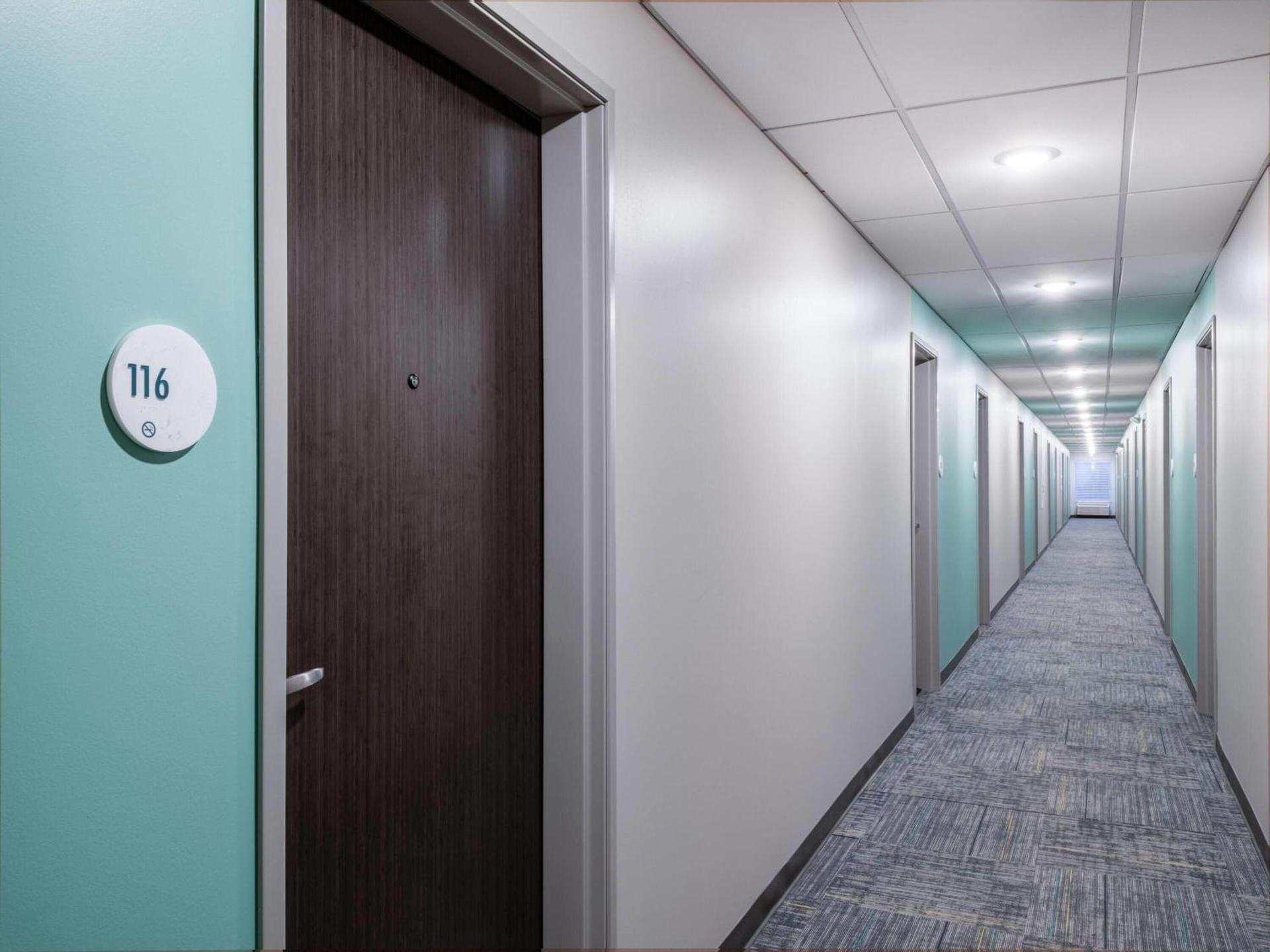 ECHO Suites Extended Stay by Wyndham Springfield Airport PLZ photo 3