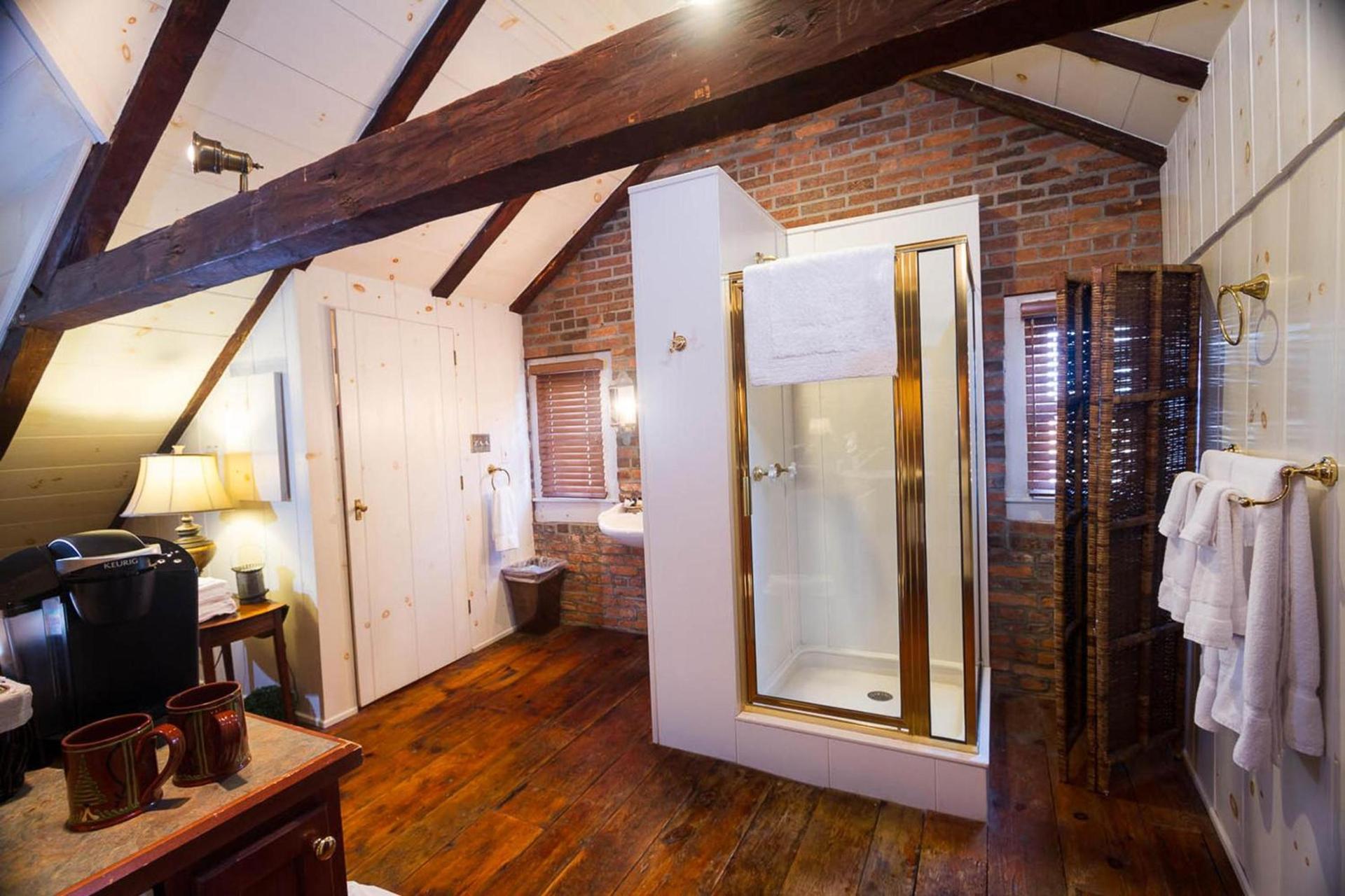 The Inn at Lincoln Square photo 20