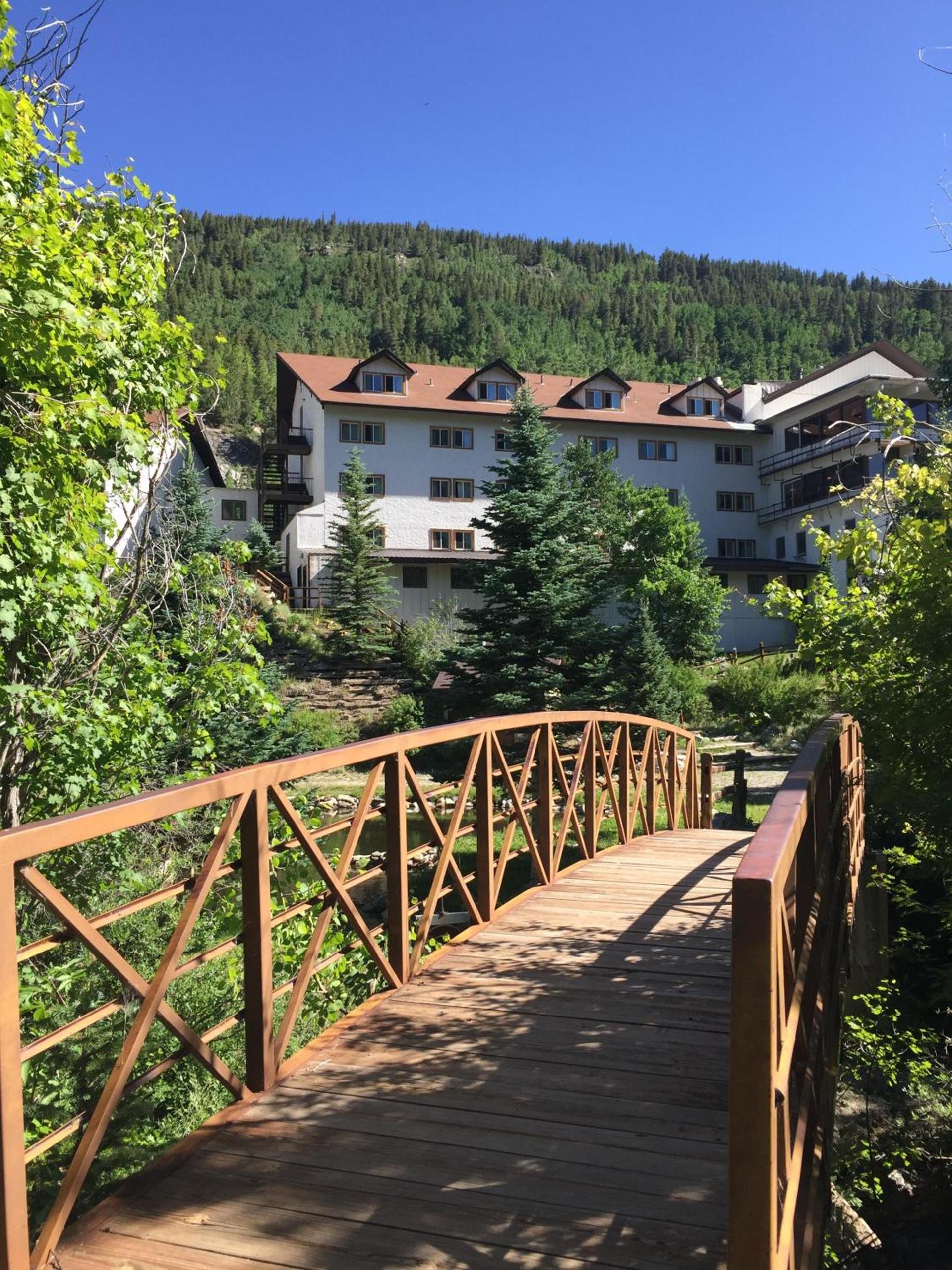 Monarch Mountain Lodge photo 9