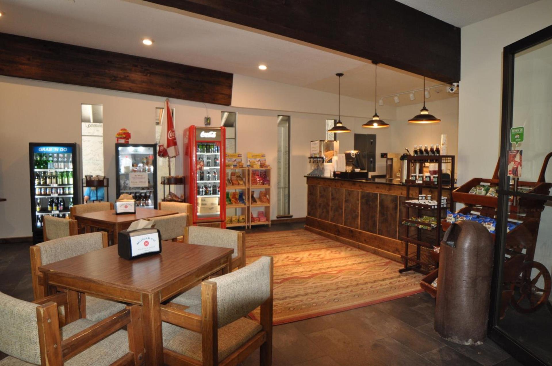 Monarch Mountain Lodge photo 6