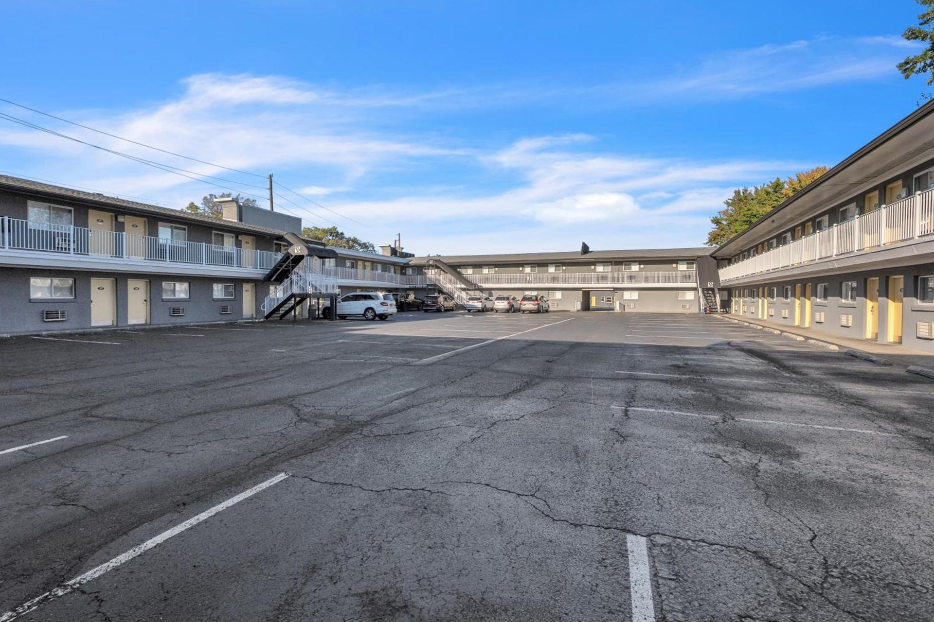 Bentley Motel photo 72