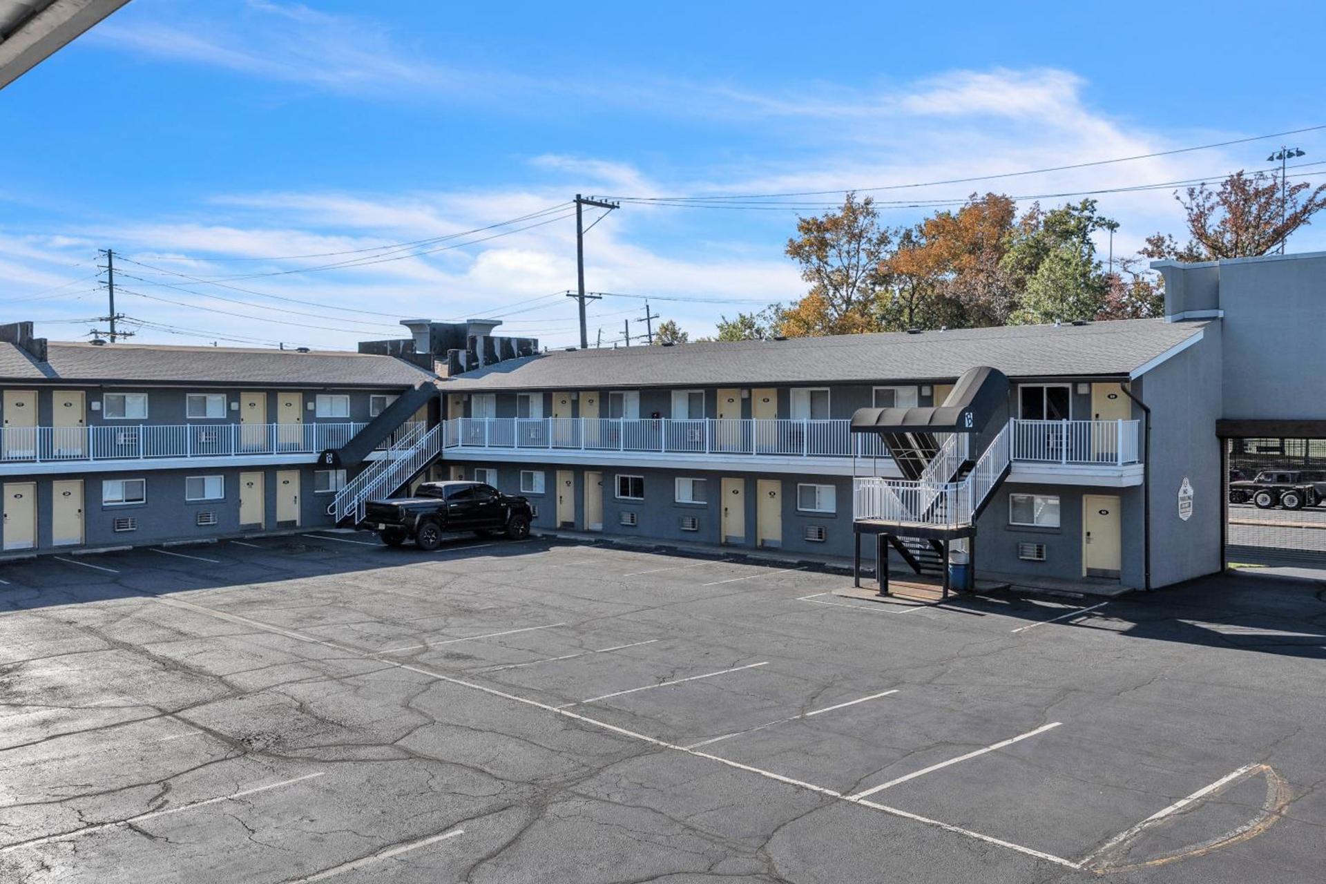 Bentley Motel photo 71