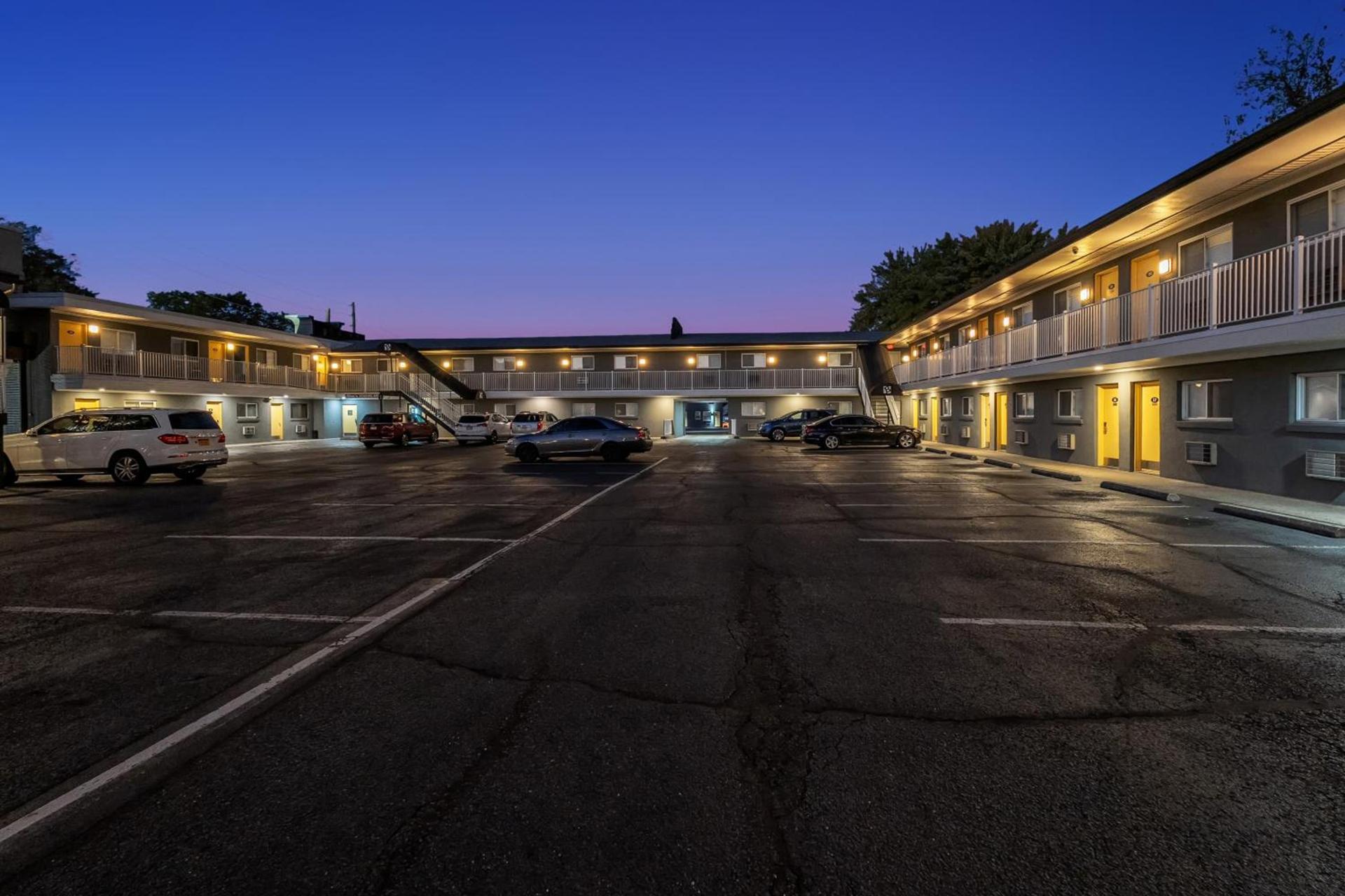 Bentley Motel photo 2