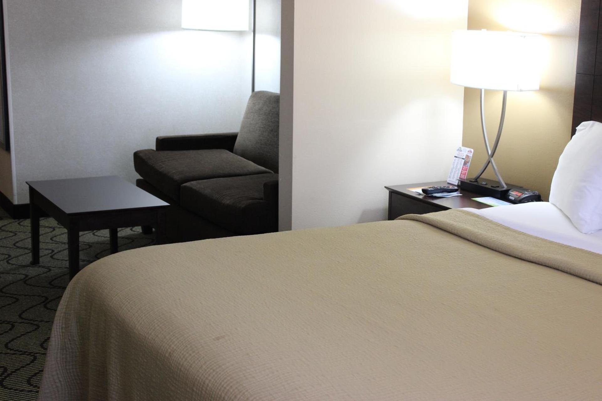 Days Inn by Wyndham Columbia Mall photo 41