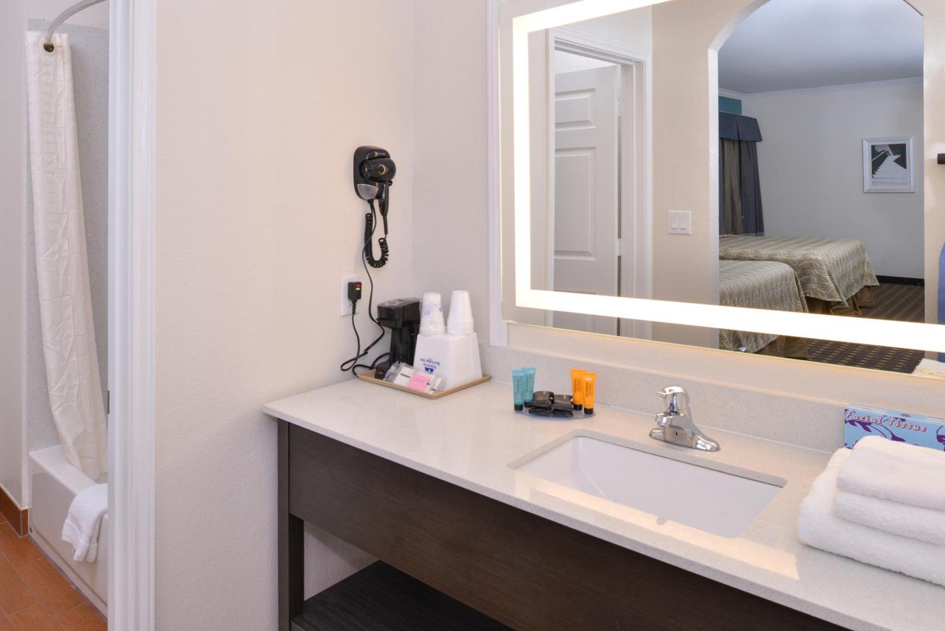 Regency Inn & Suites- NW Houston photo 25