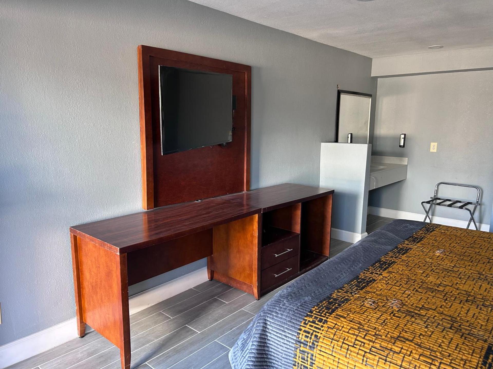 Airport Motor Inn photo 4