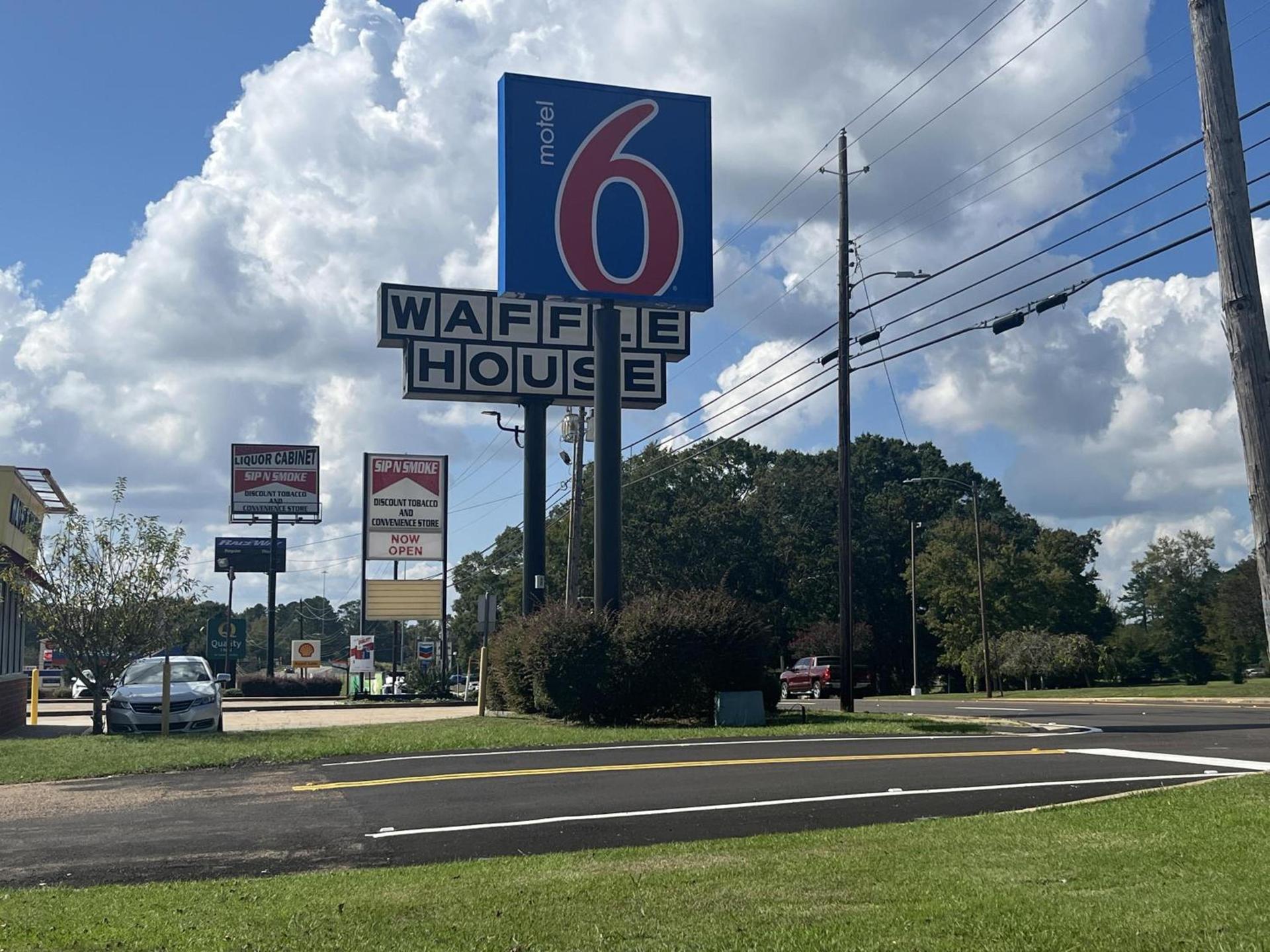 Motel 6 - McComb, MS — hotel in McComb