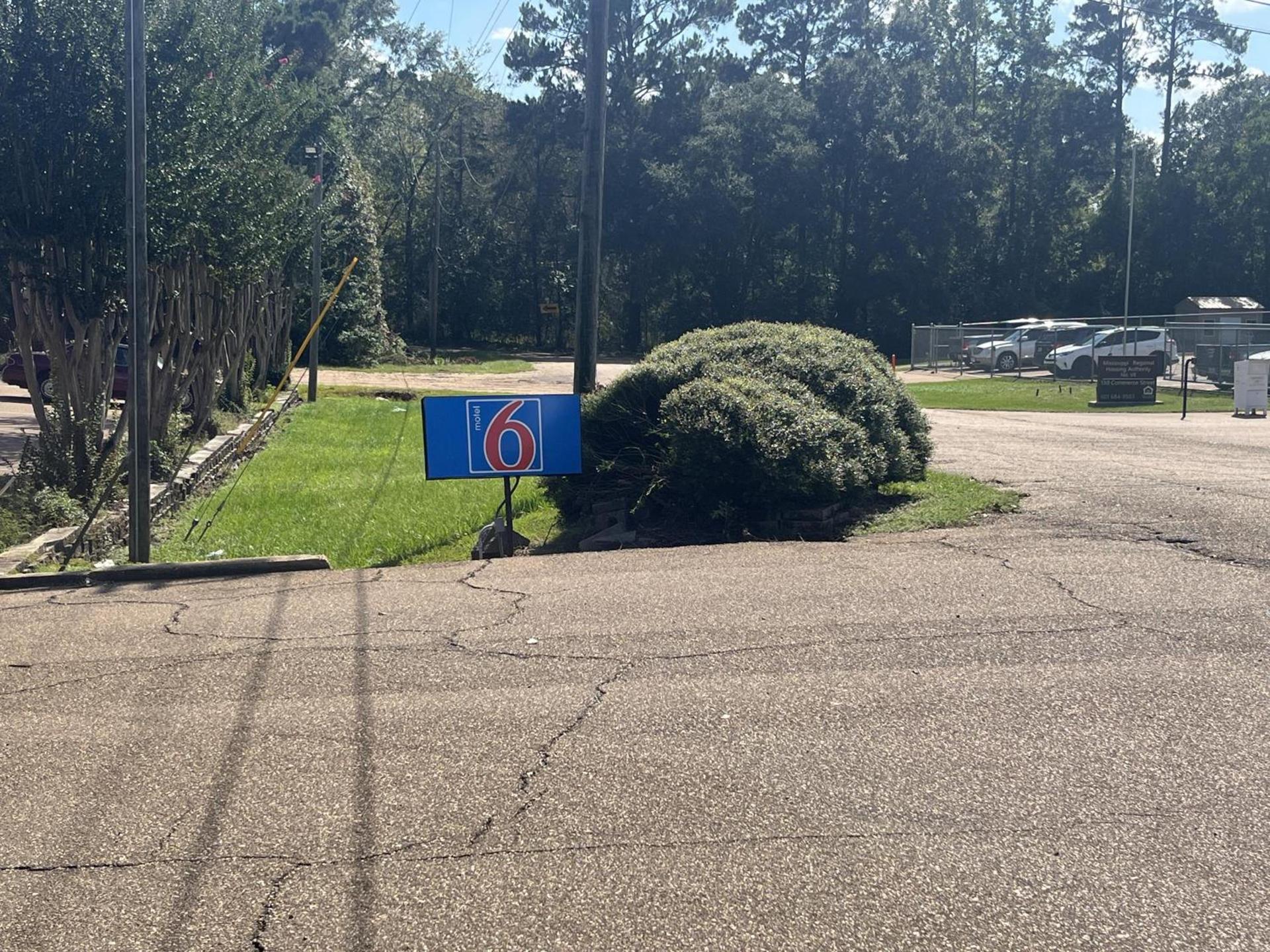 Motel 6 - McComb, MS photo 30
