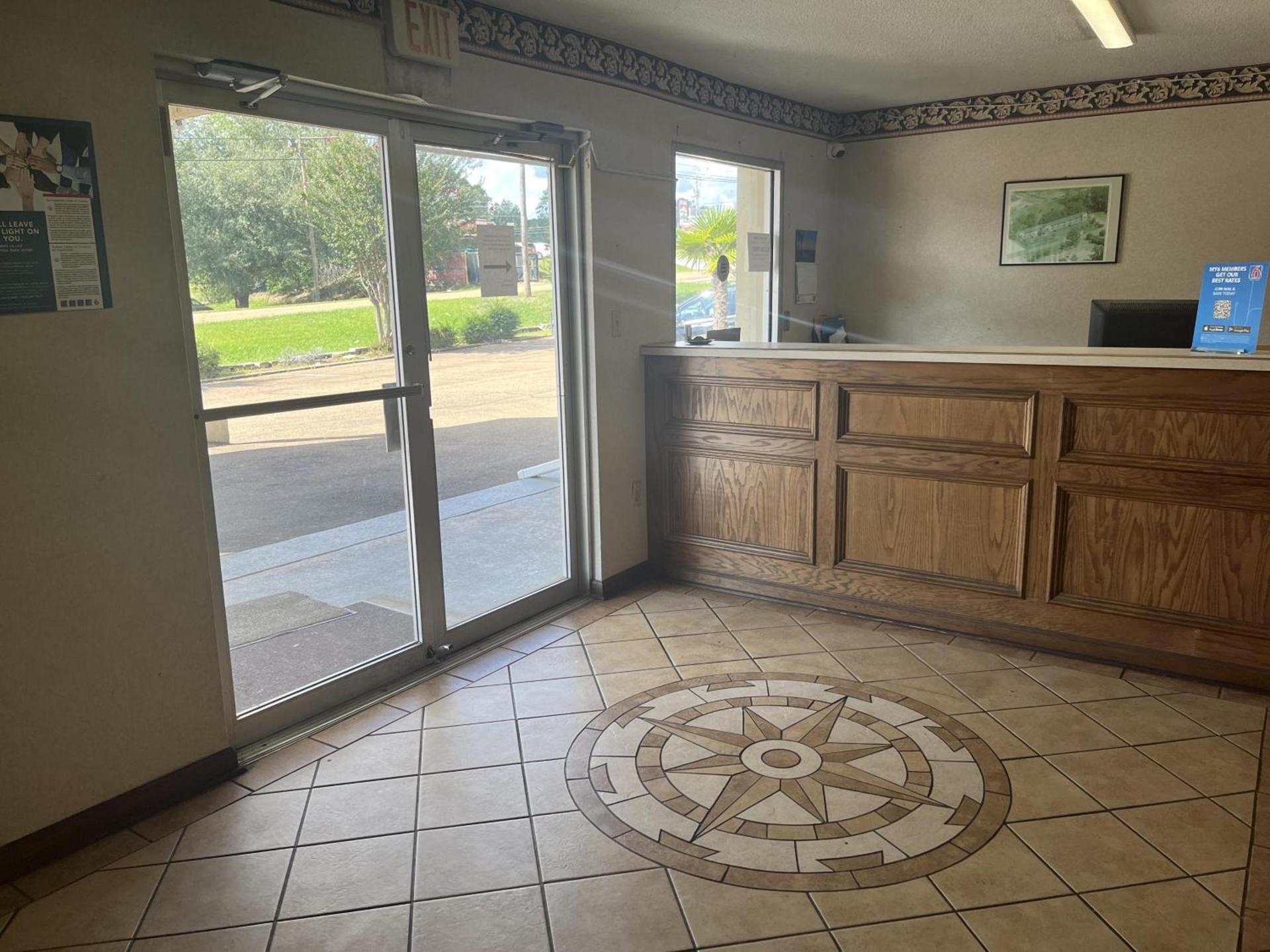 Motel 6 - McComb, MS photo 28