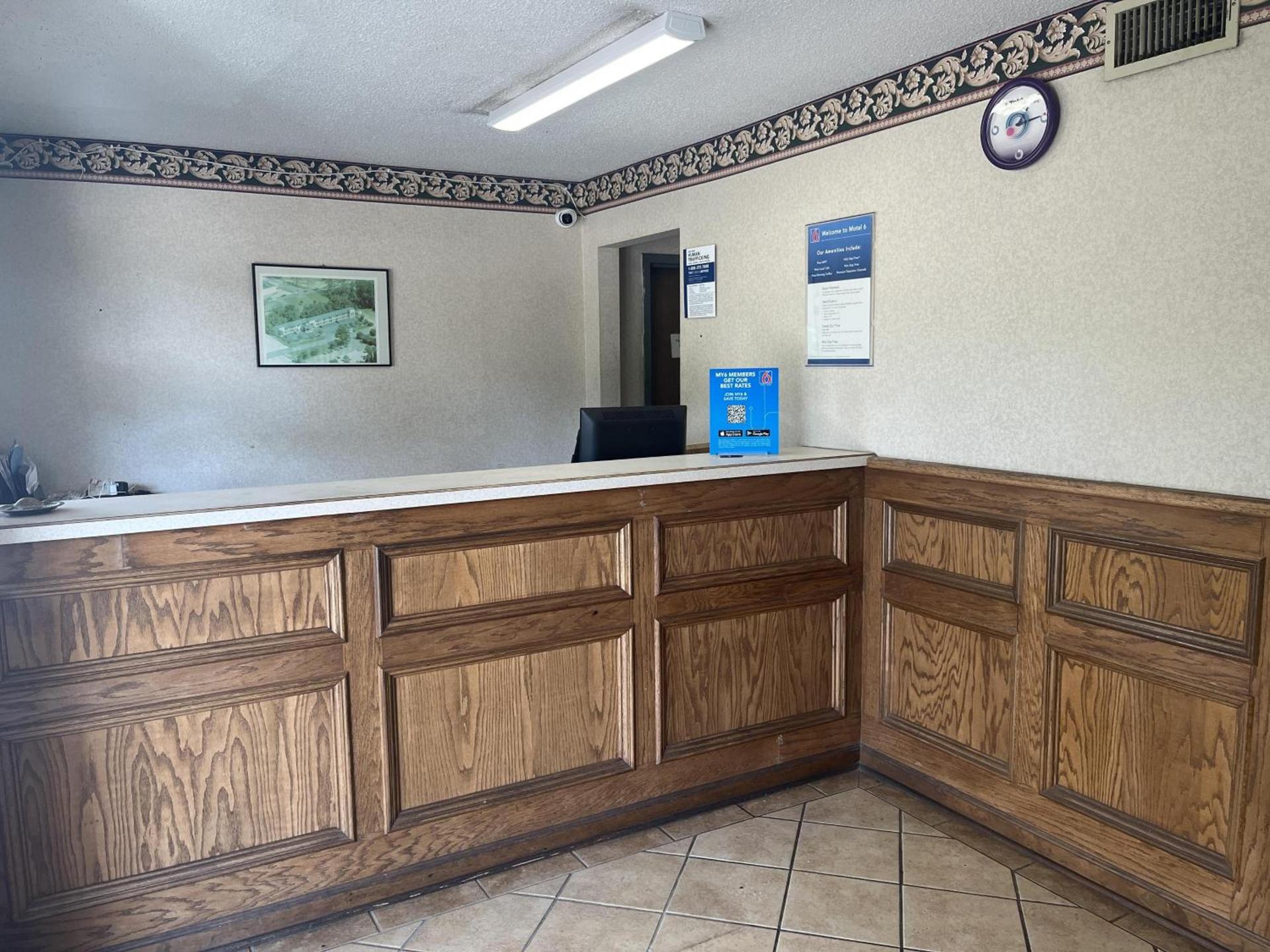 Motel 6 - McComb, MS photo 26