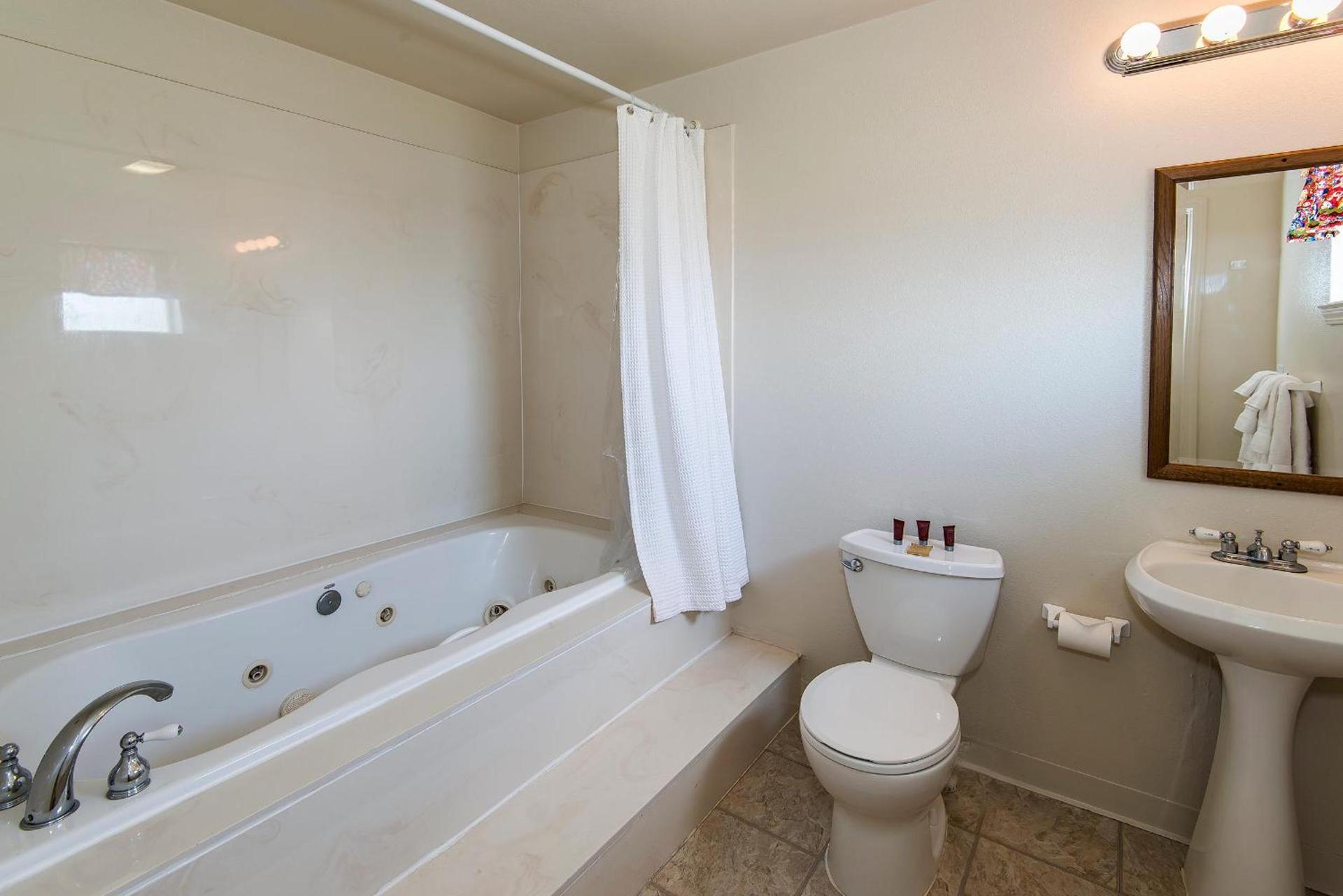 Virginia City Inn photo 70