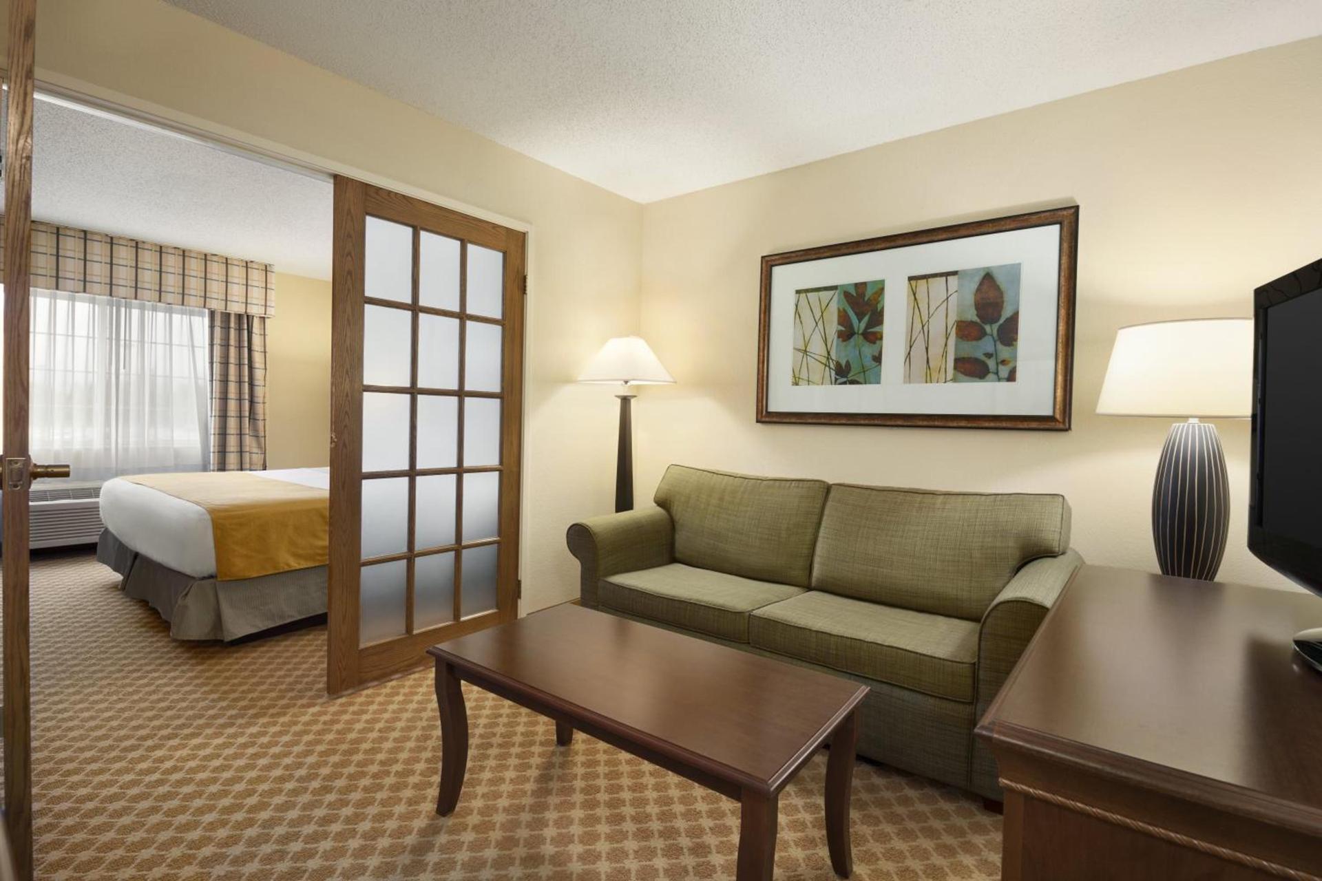Country Inn & Suites by Radisson, Owatonna, MN photo 17