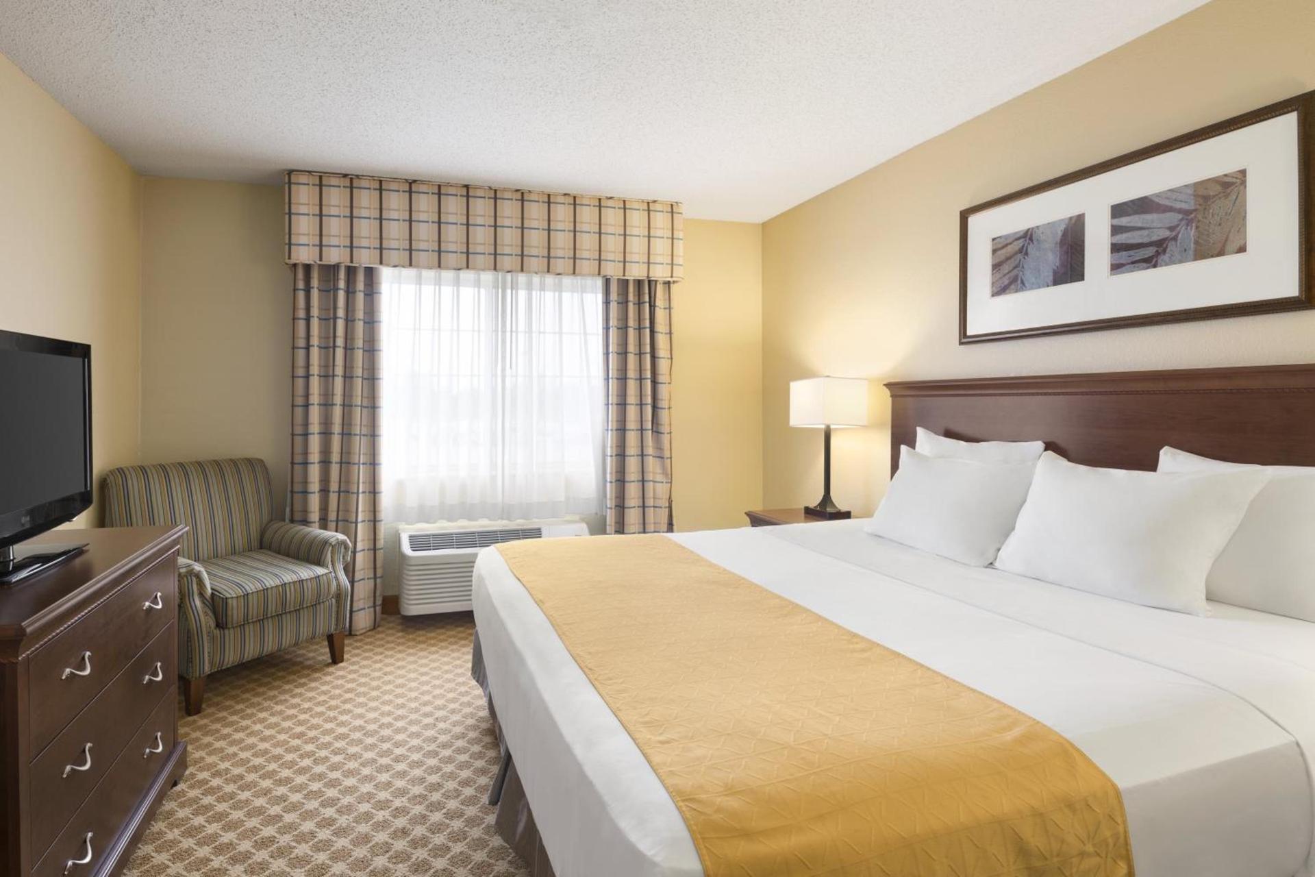 Country Inn & Suites by Radisson, Owatonna, MN photo 13