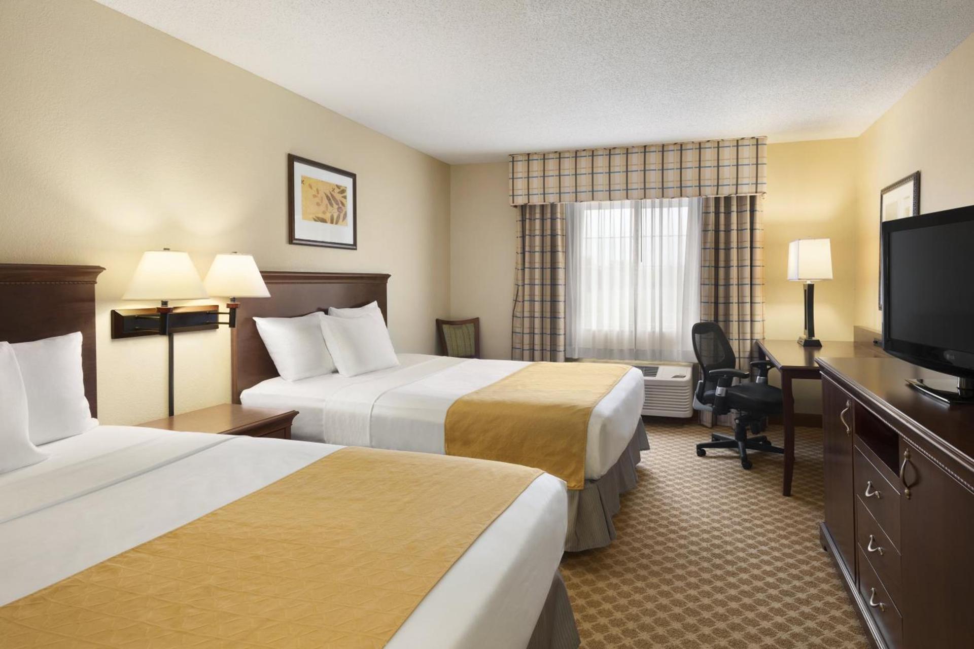 Country Inn & Suites by Radisson, Owatonna, MN photo 14
