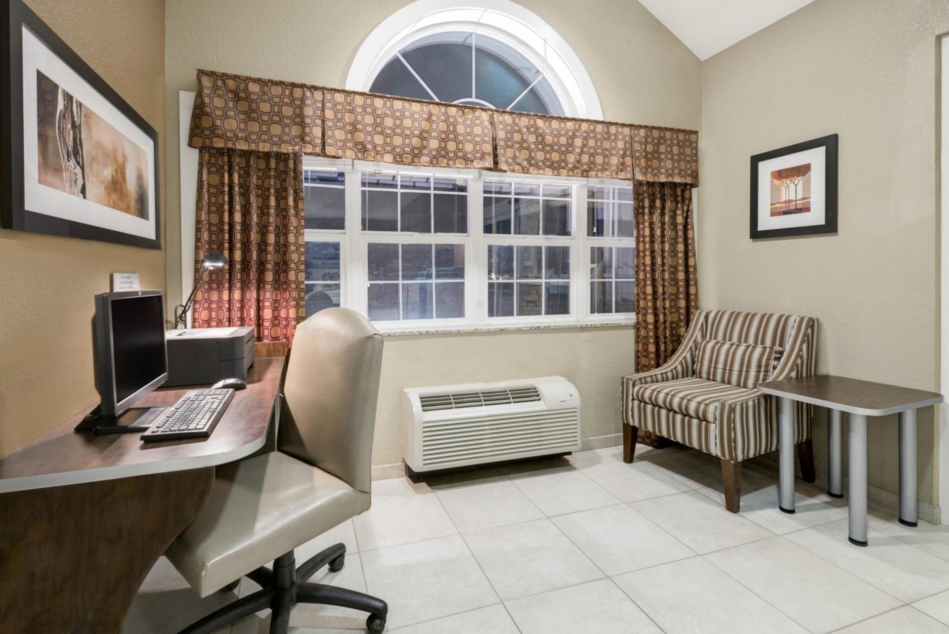 Microtel Inn & Suites by Wyndham Williston photo 38
