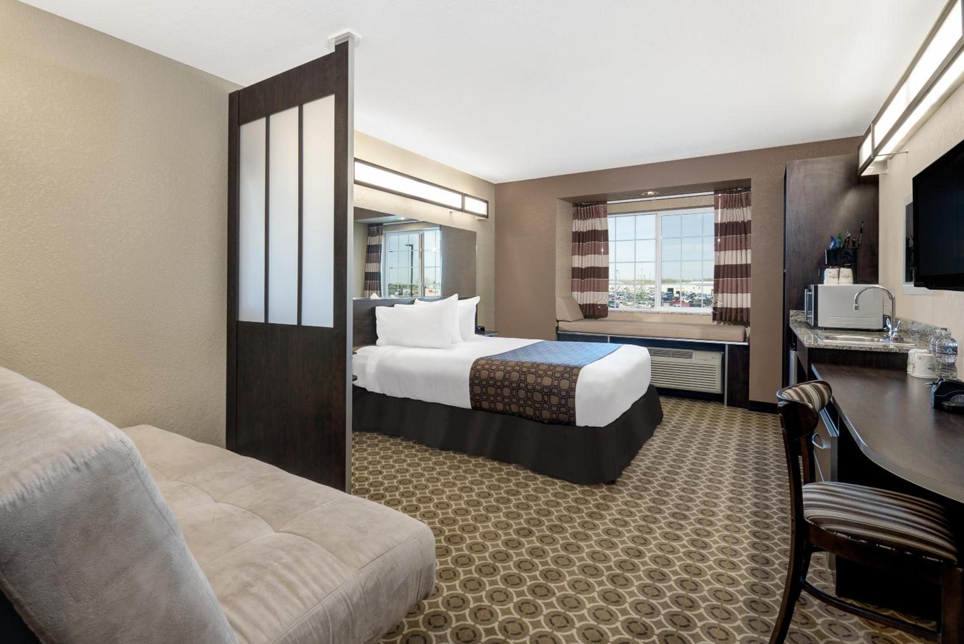 Microtel Inn & Suites by Wyndham Williston photo 41