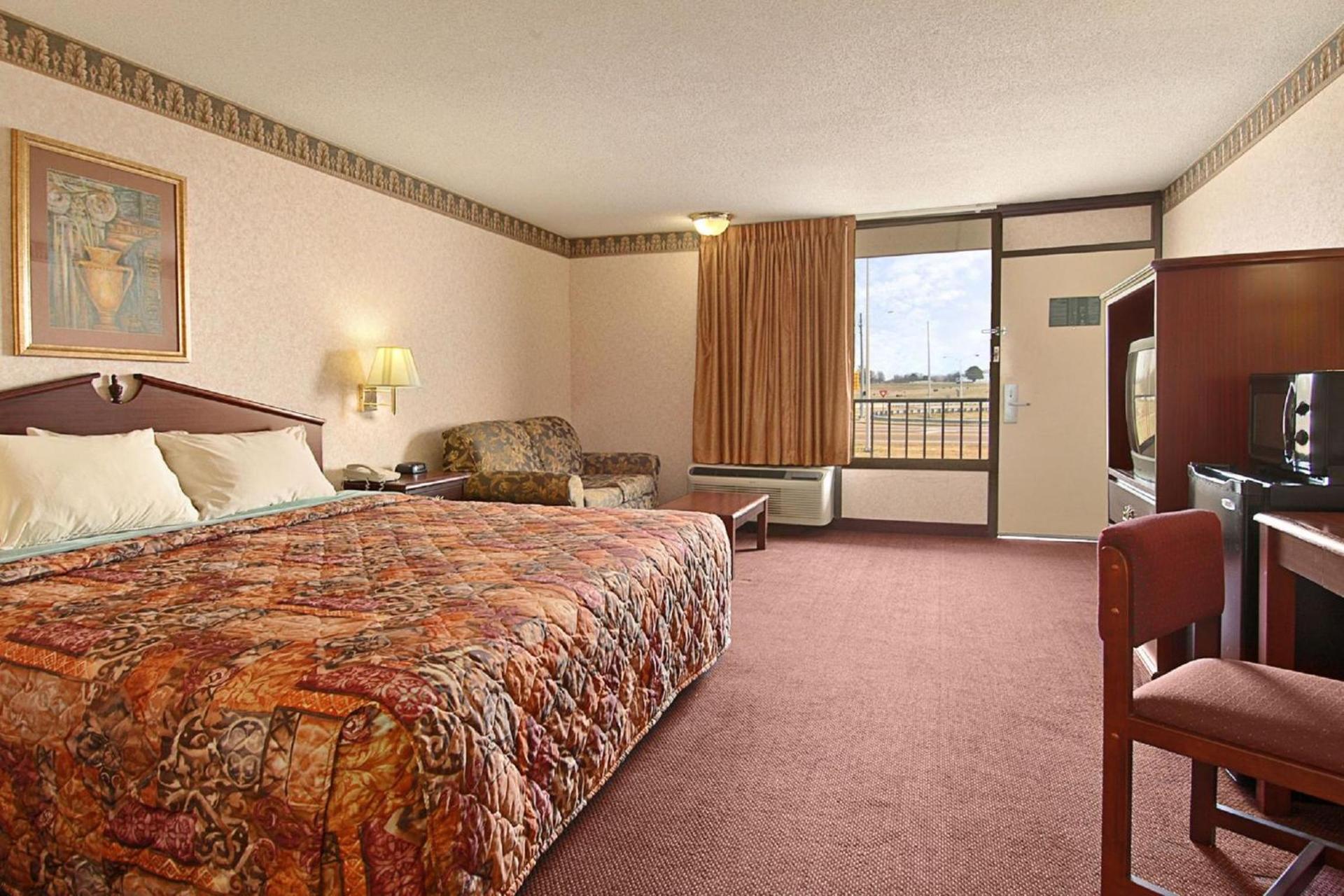 Days Inn by Wyndham Martin photo 17