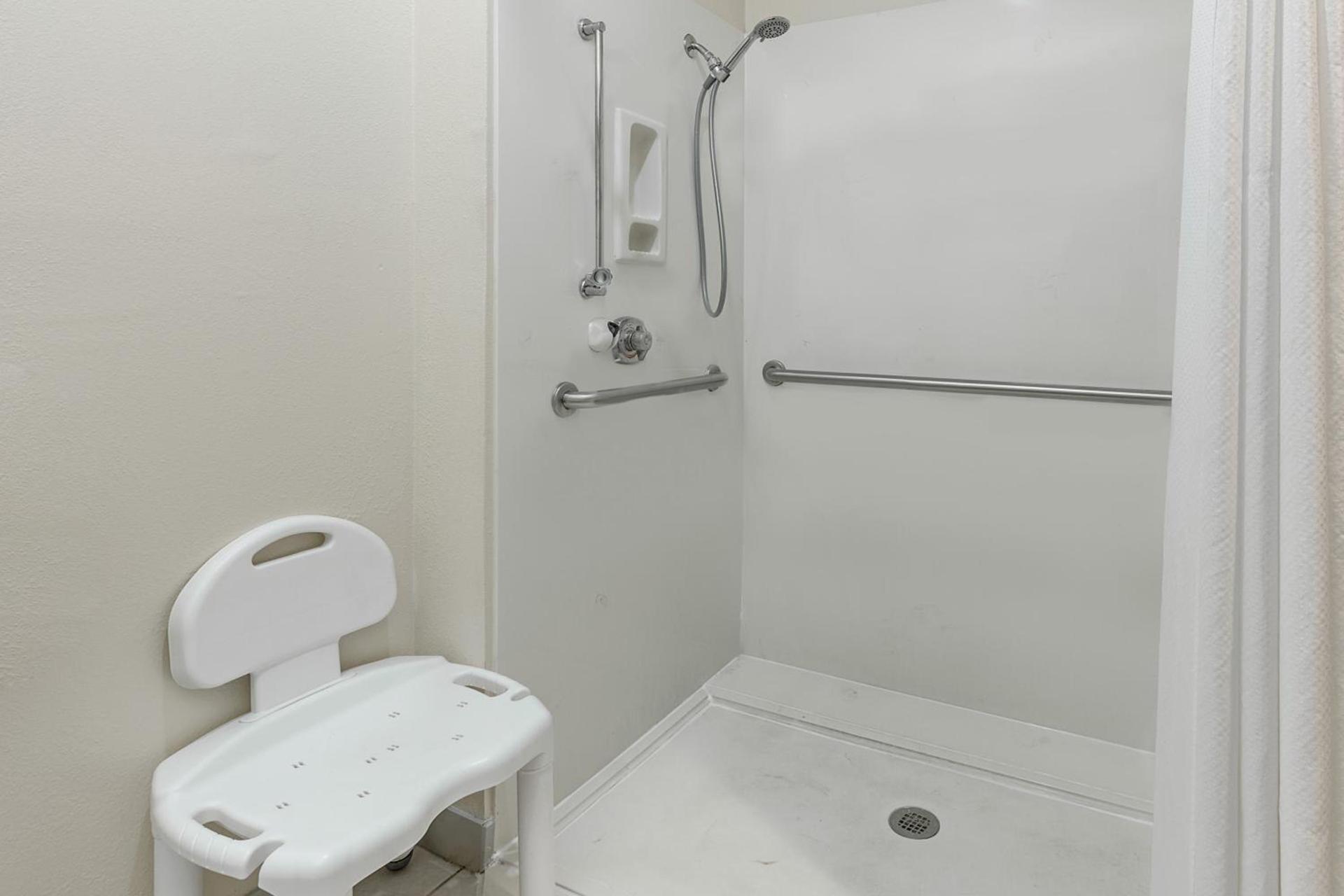 Holiday Inn Express & Suites Sulphur Springs by IHG photo 5