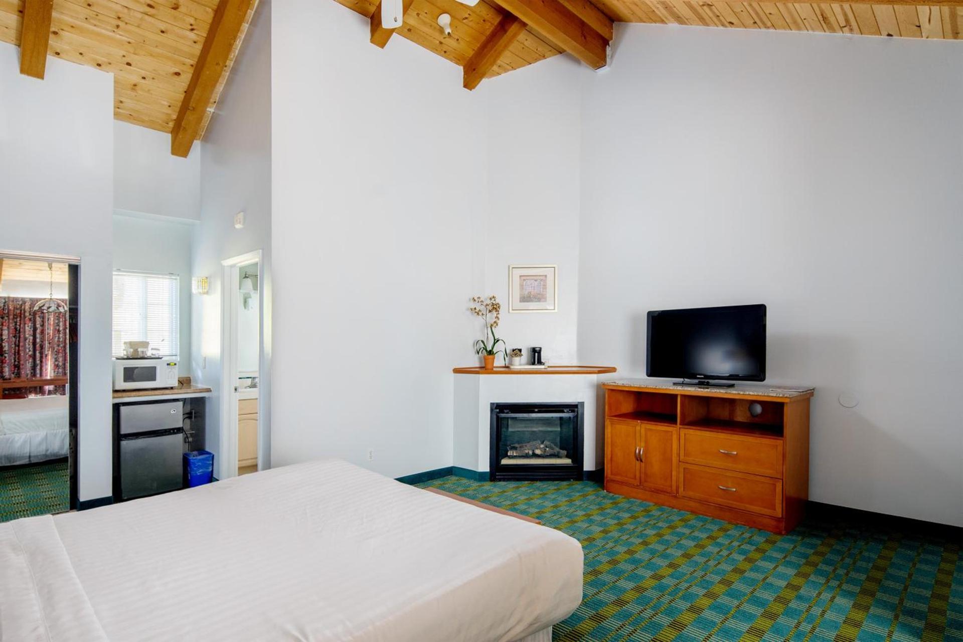 Butterfly Grove Inn photo 22