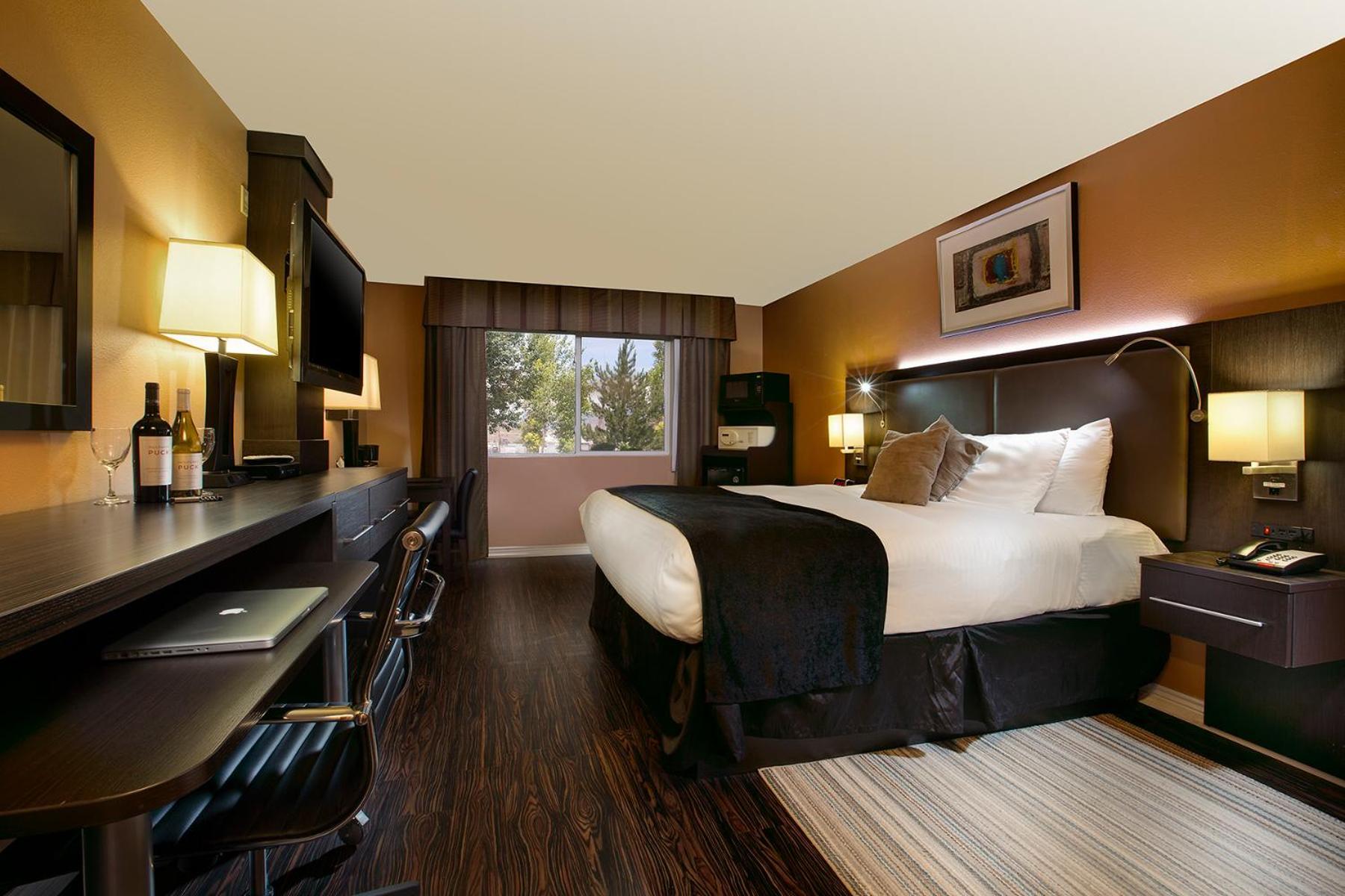 Prospector Hotel & Gambling Hall photo 4