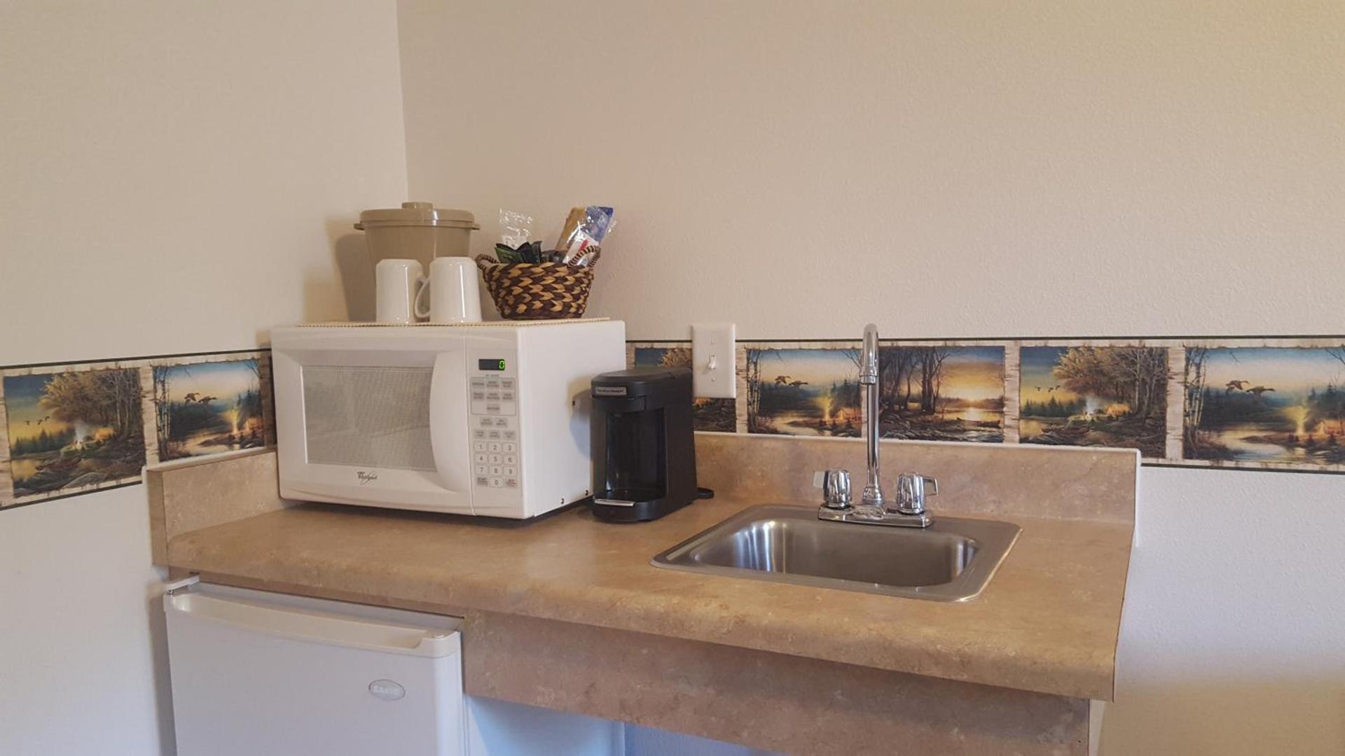 Longliner Lodge and Suites photo 36