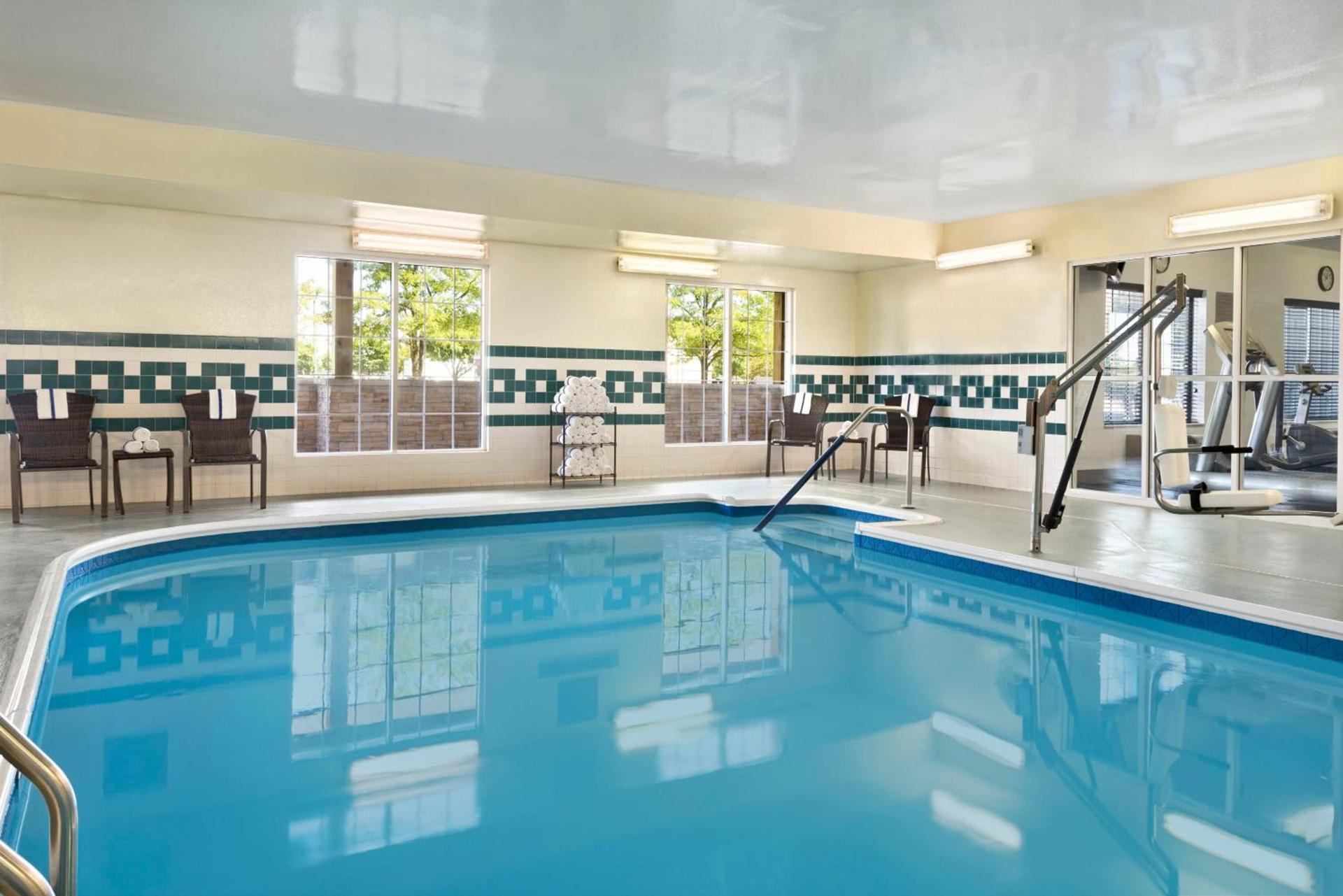 Country Inn & Suites by Radisson, Romeoville - Bolingbrook photo 26