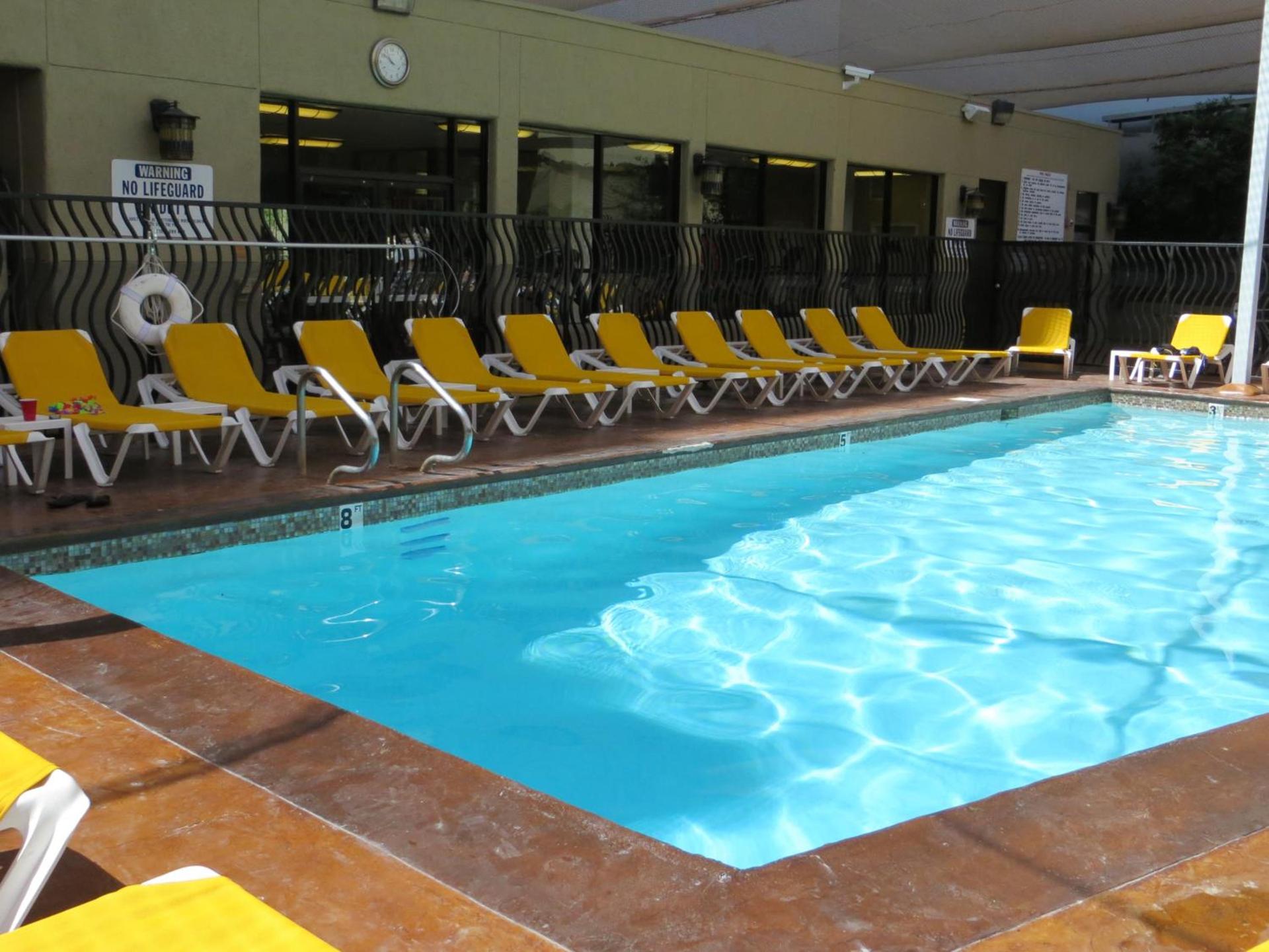 GetAways at the Jockey Club photo 8
