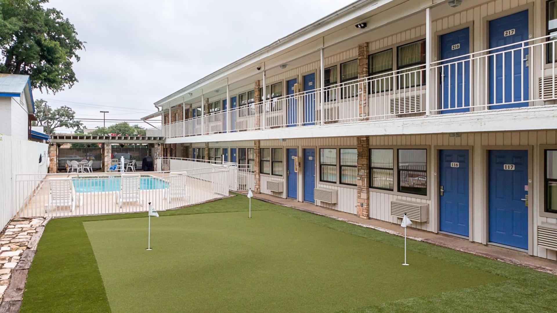 Motel 6 Boerne TX photo 13