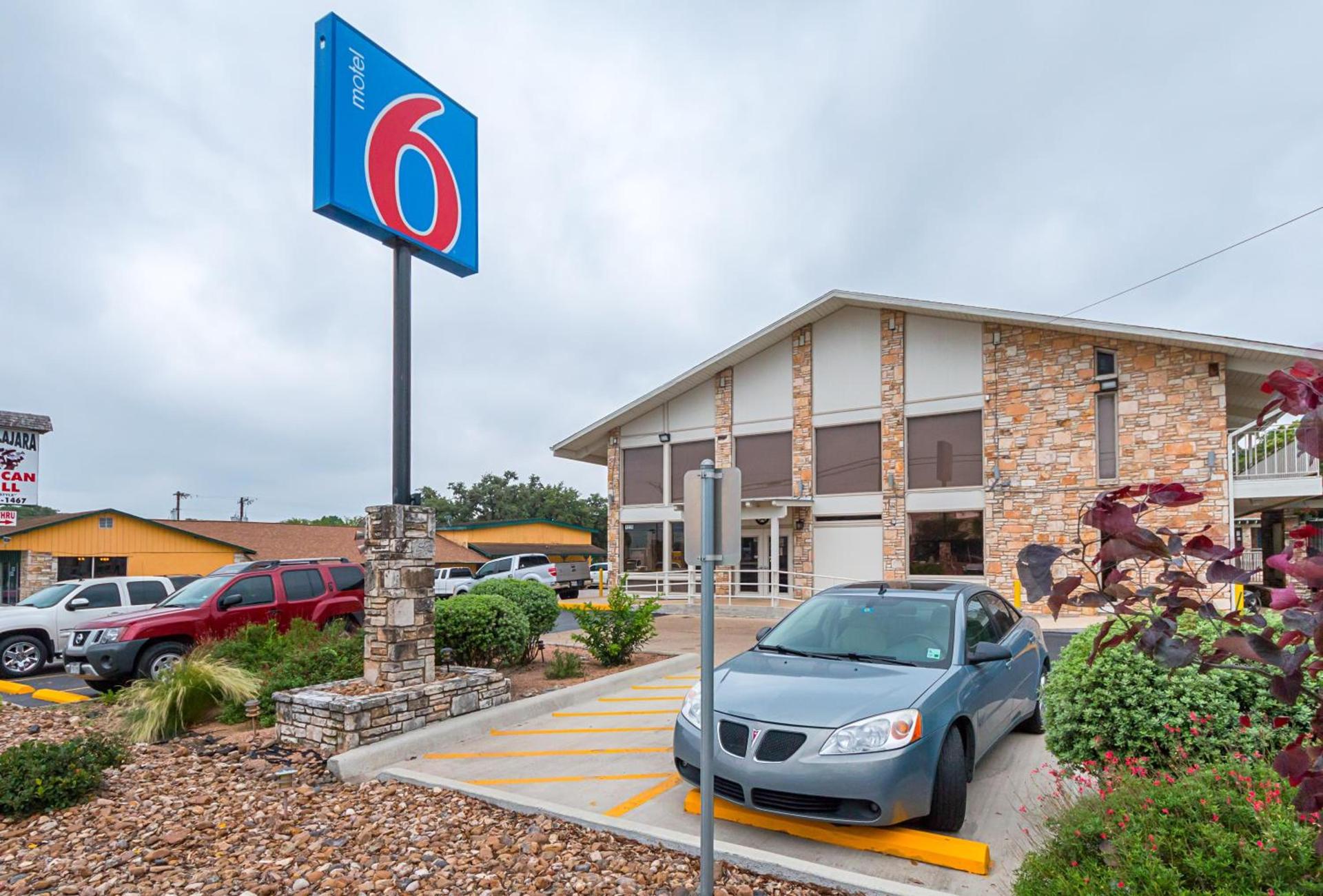 Motel 6 Boerne TX photo 9