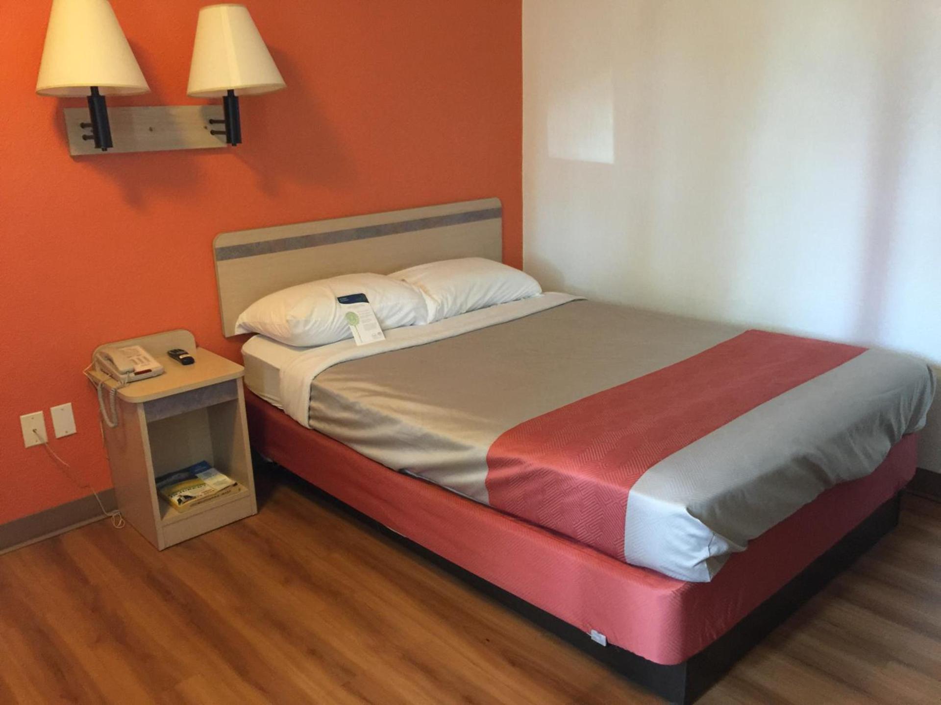 Motel 6-Yreka, CA photo 11