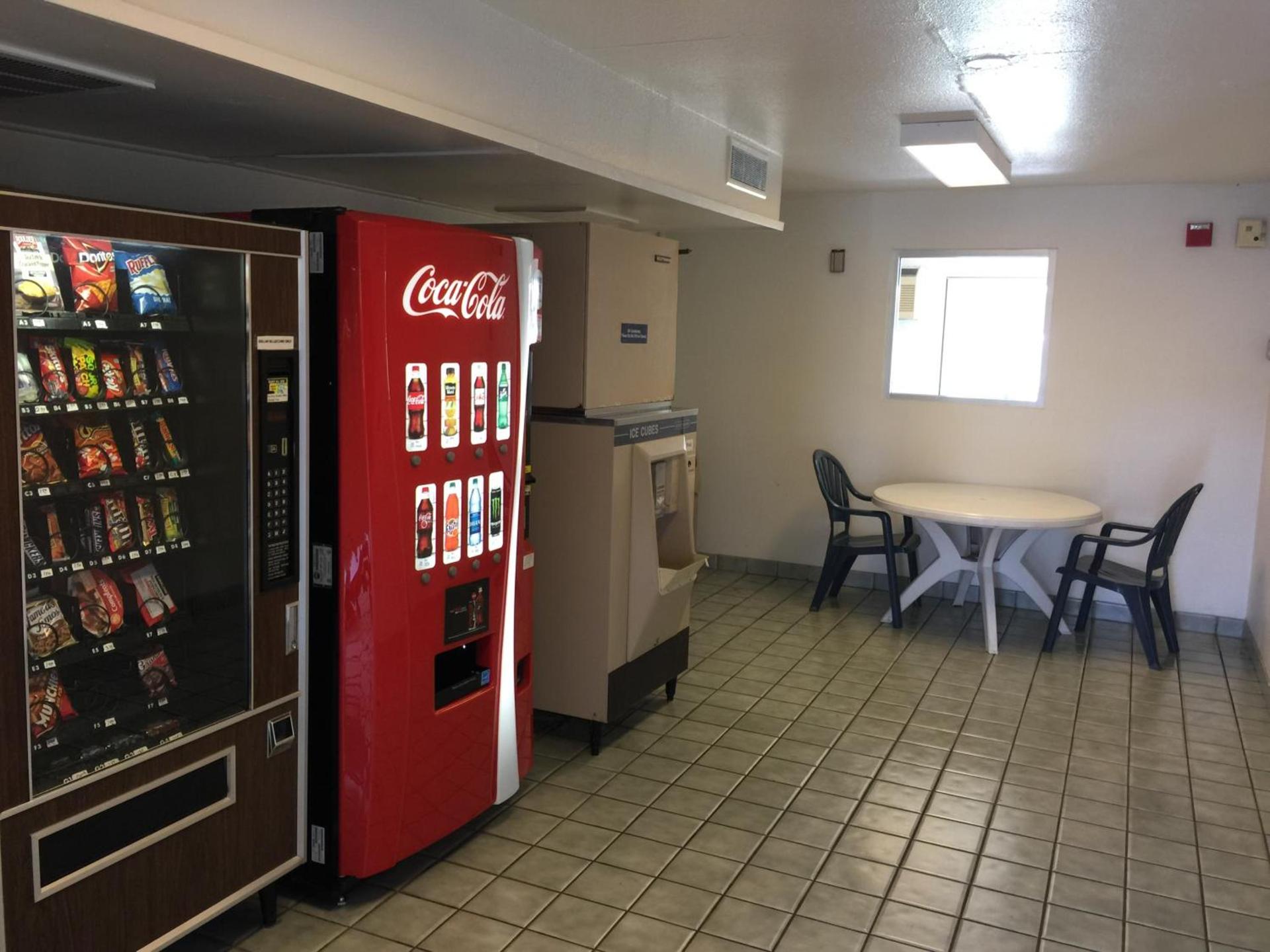 Motel 6-Yreka, CA photo 10
