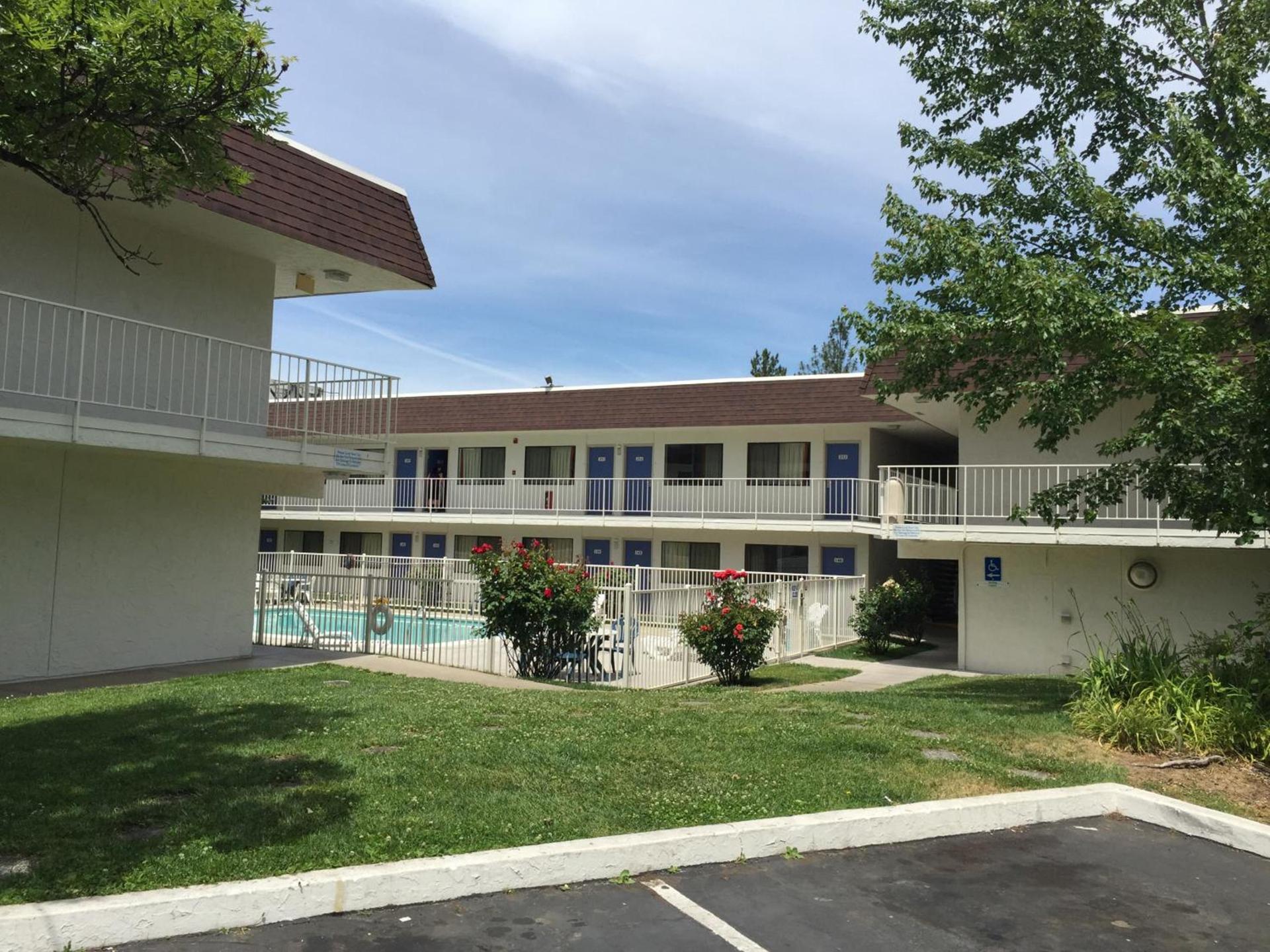Motel 6-Yreka, CA photo 2