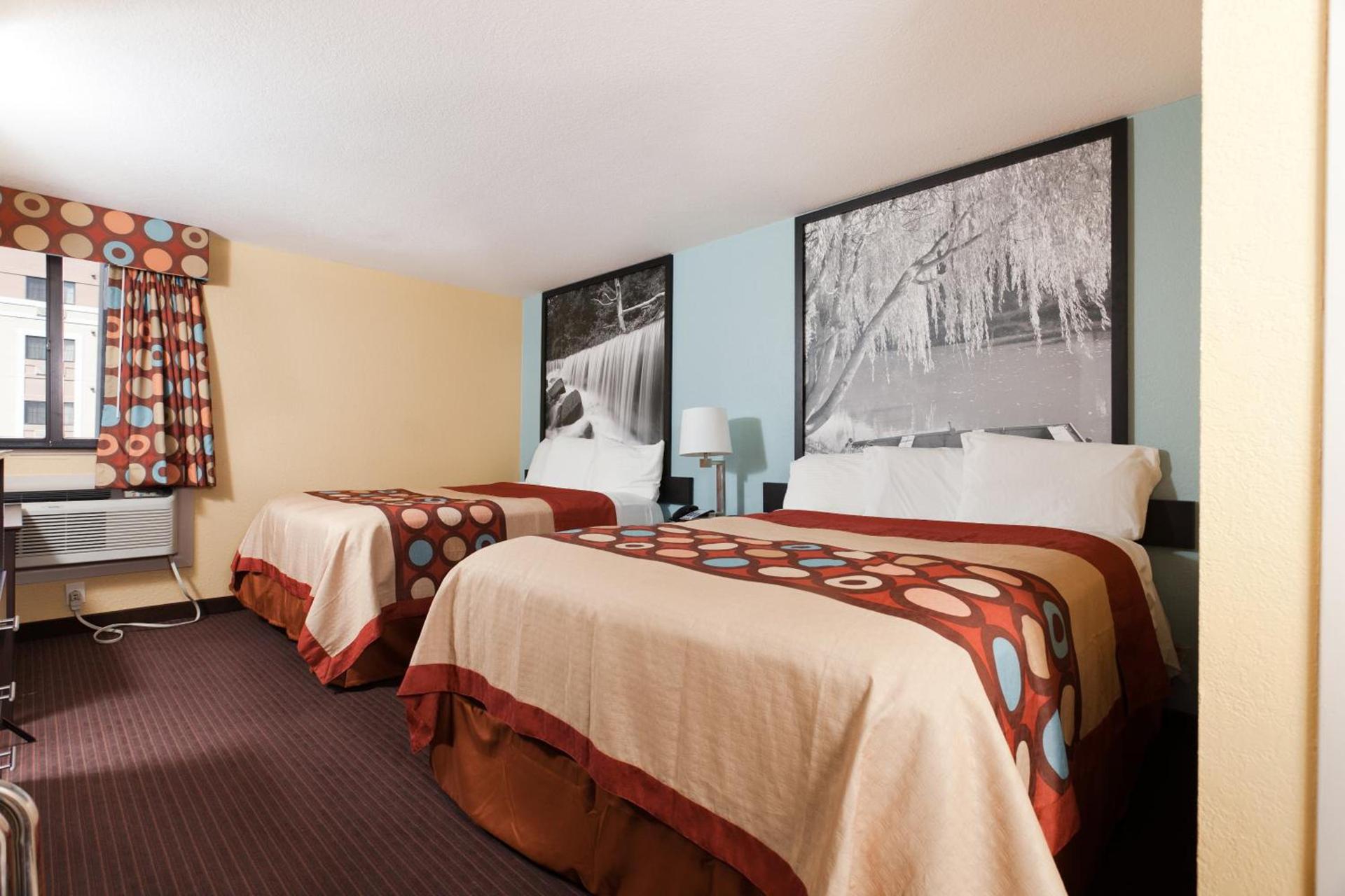 Super 8 by Wyndham Wichita Airport West Kellogg photo 55