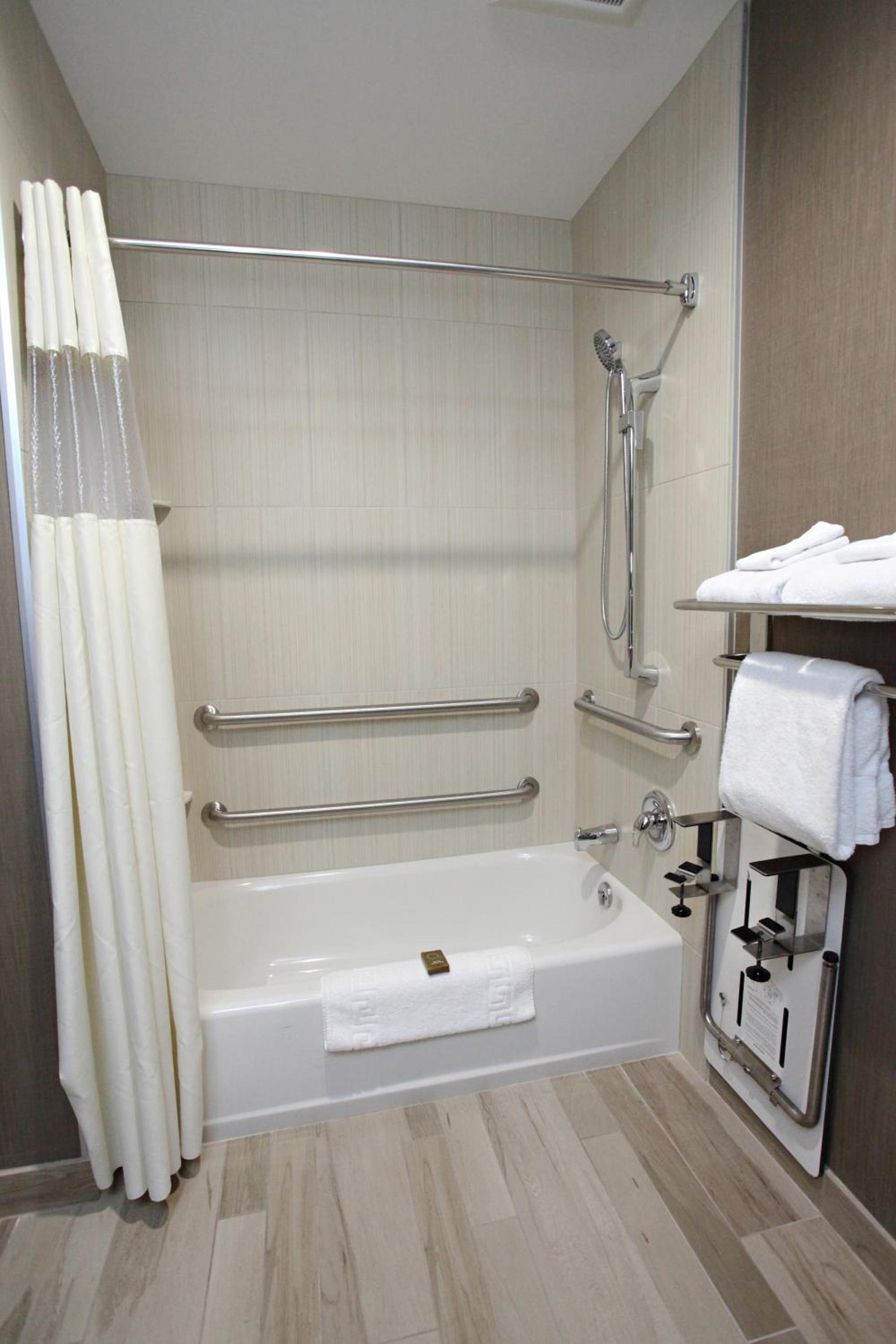 Best Western Plus CottonTree Inn photo 25