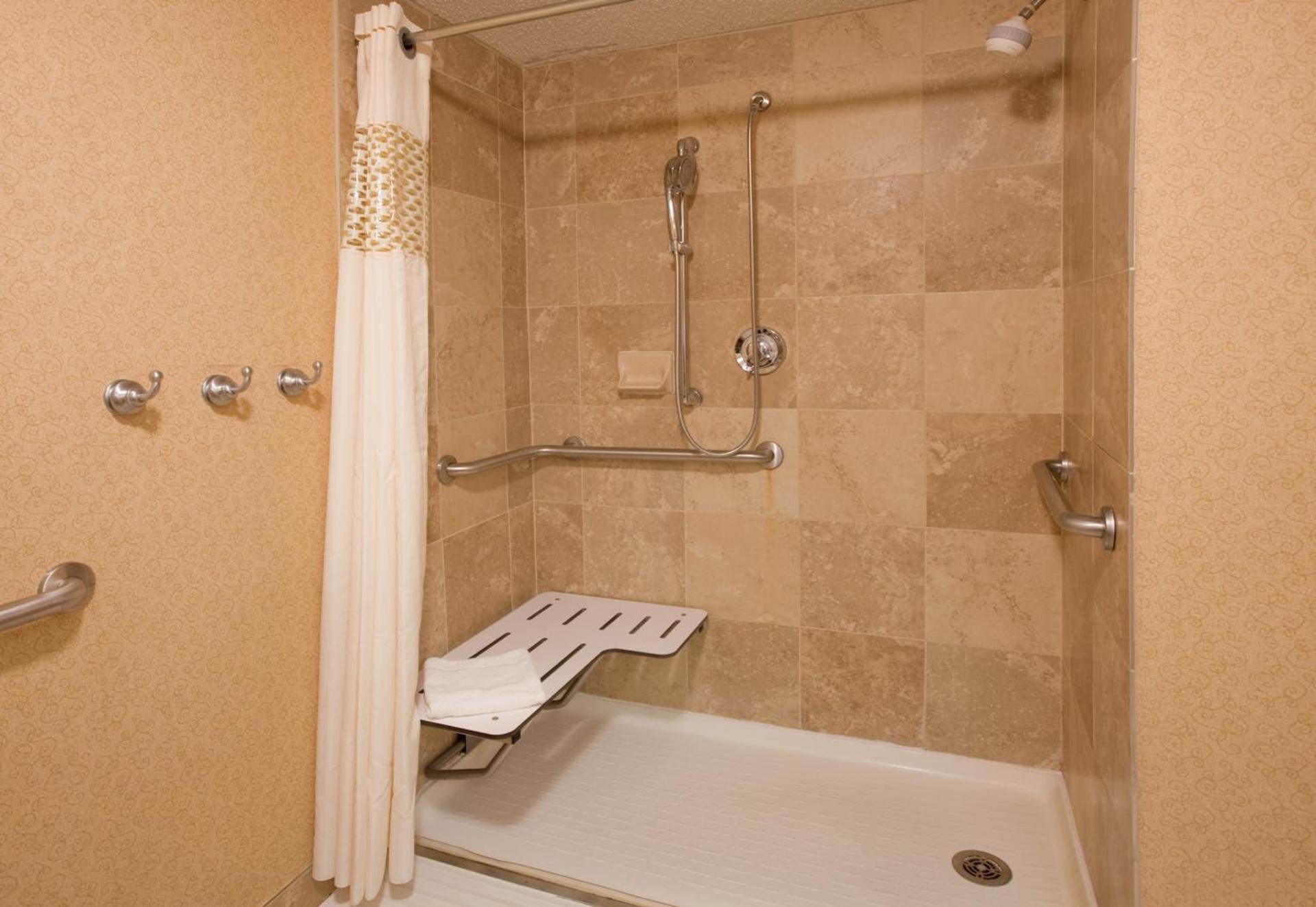 Wingate by Wyndham Cranberry photo 52