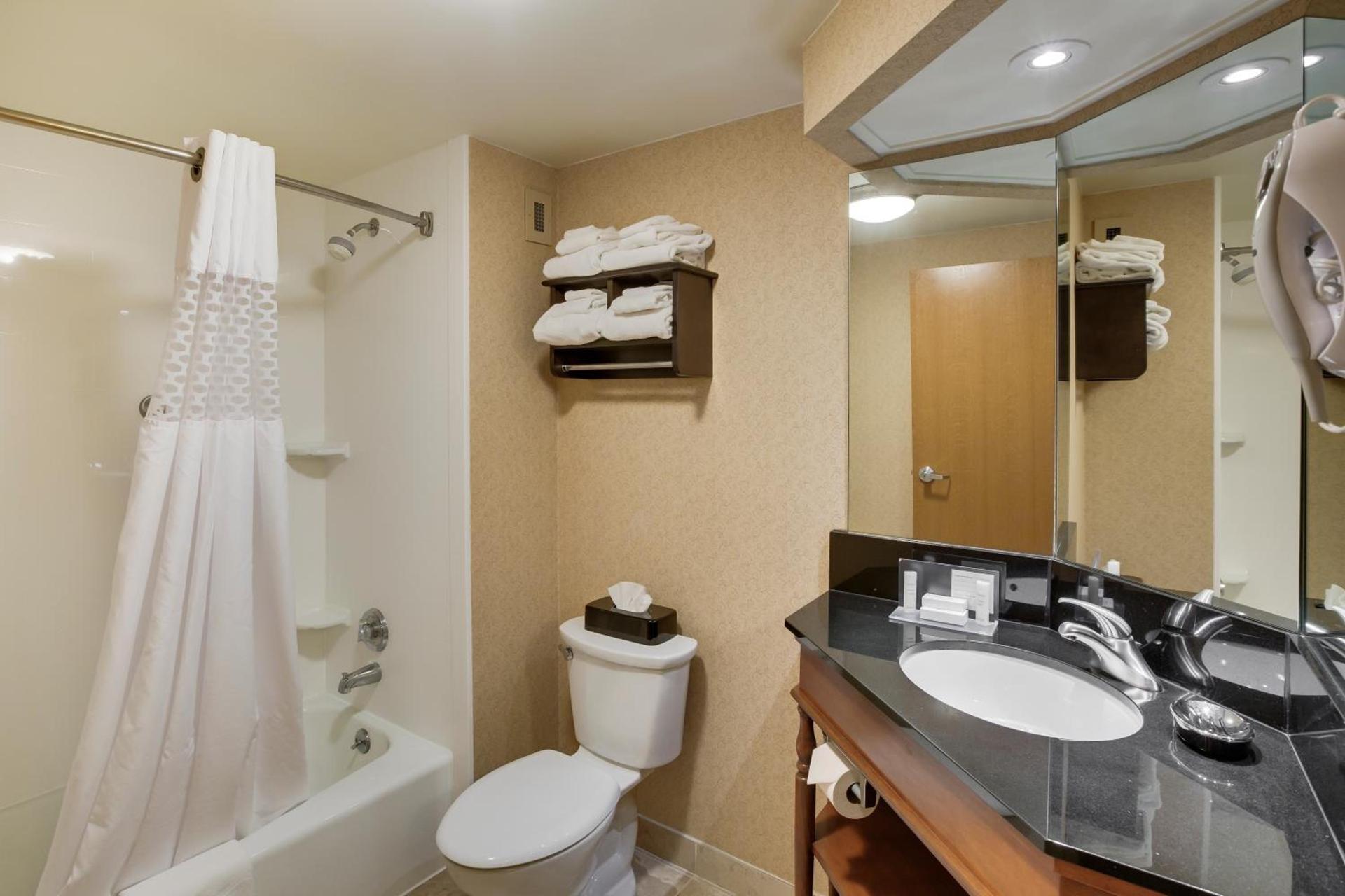Wingate by Wyndham Cranberry photo 51