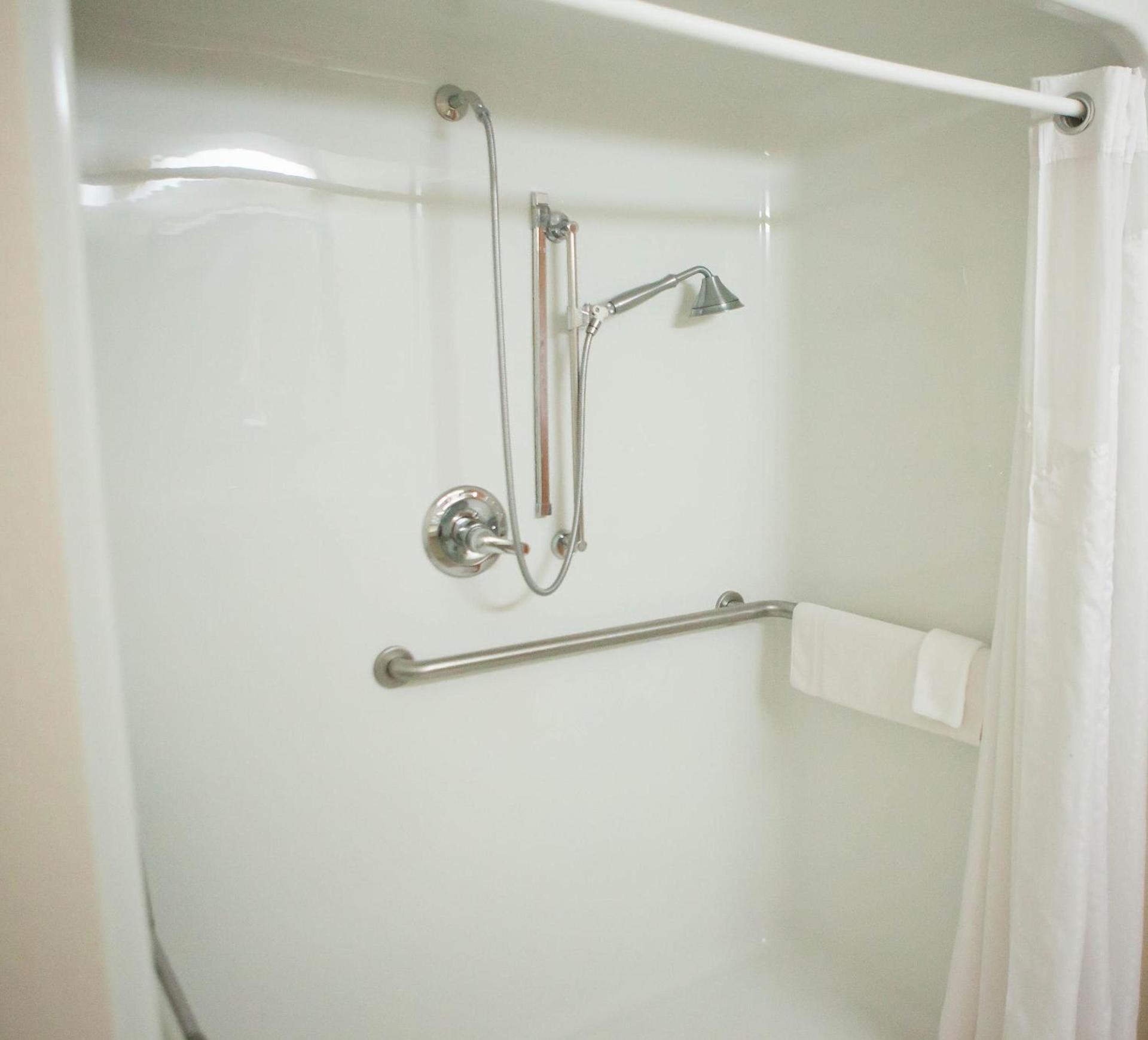 Holiday Inn Express Hotel Howe / Sturgis by IHG photo 8