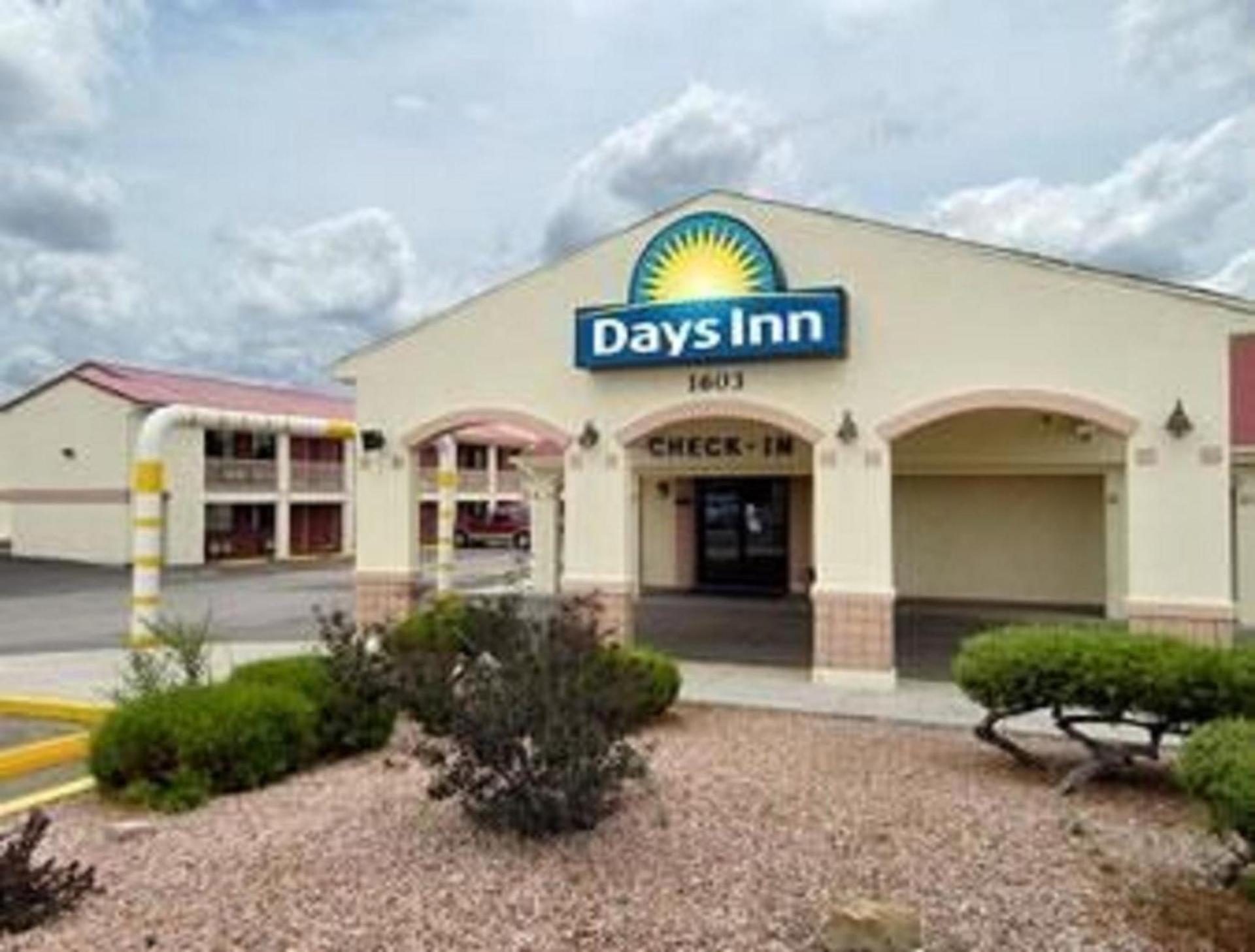Days Inn by Wyndham Gallup photo 13