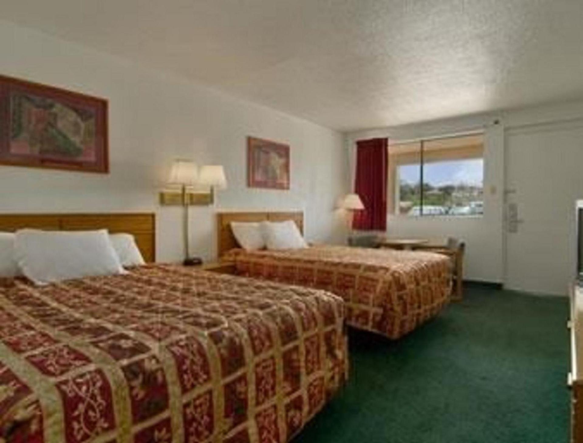 Days Inn by Wyndham Gallup photo 18